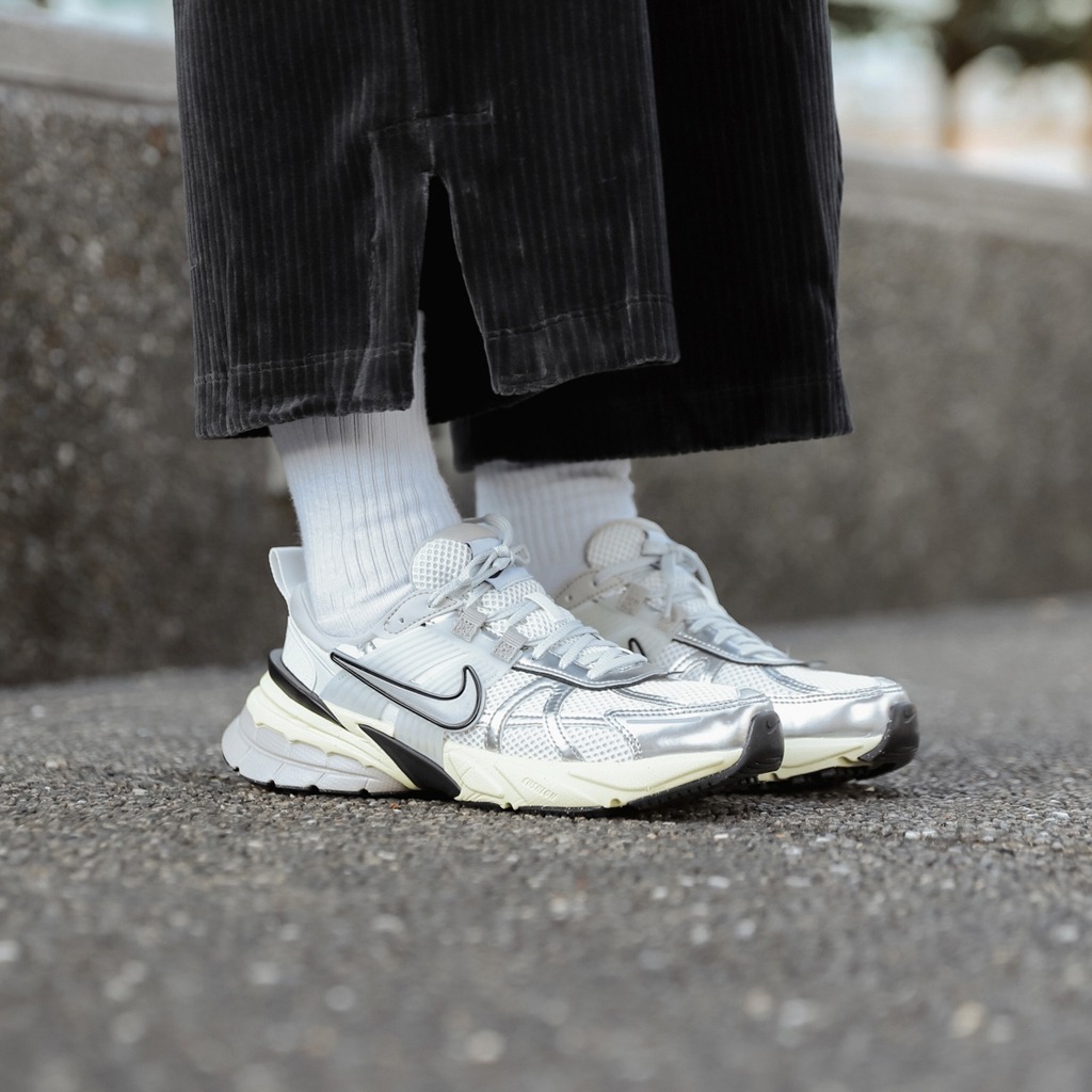 1819 - Giày Nike V2K Run Summit White Metallic Silver FD0736-100 [HÀNG CHÍNH HÃNG]