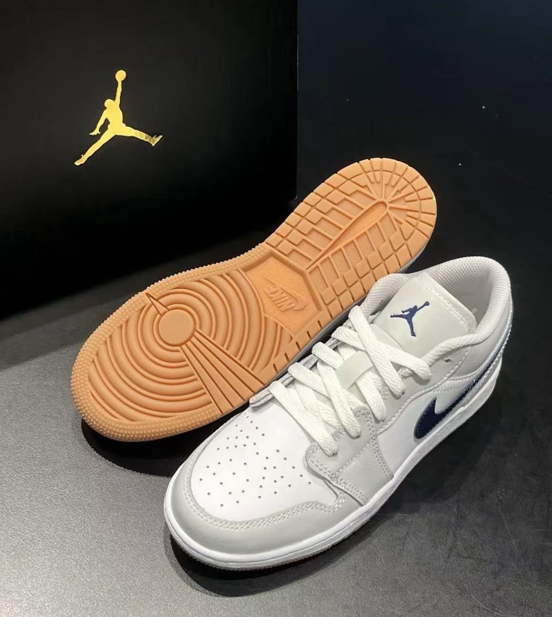 2615 - Giày Nike Air Jordan 1 Low GS 'White Neutral Grey' 553560-146 [HÀNG CHÍNH HÃNG]