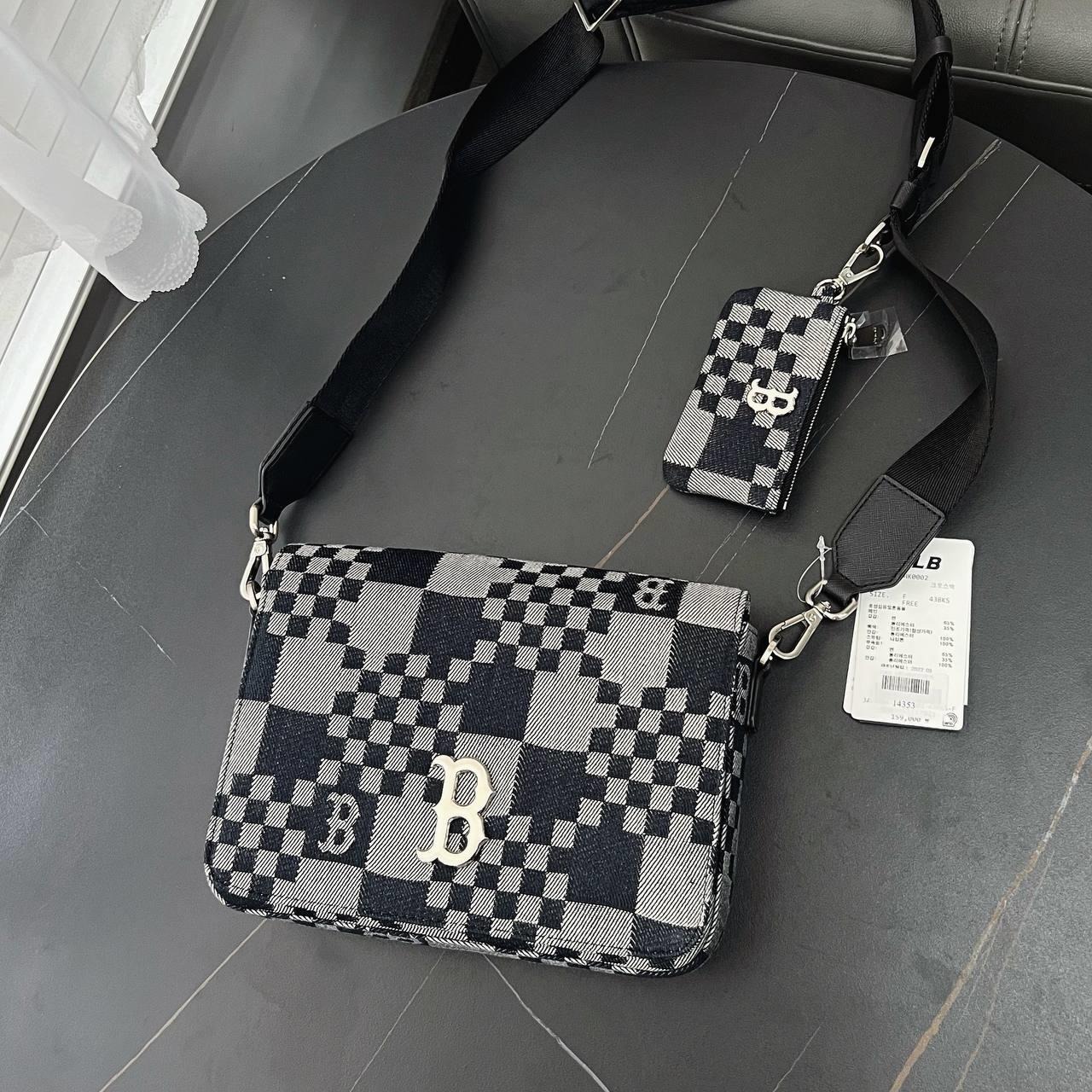 1219 - Túi MLB Checkerboard Jacquard Crossbody Boston Red Sox 3ACRM062N-43BKS [HÀNG CHÍNH HÃNG]