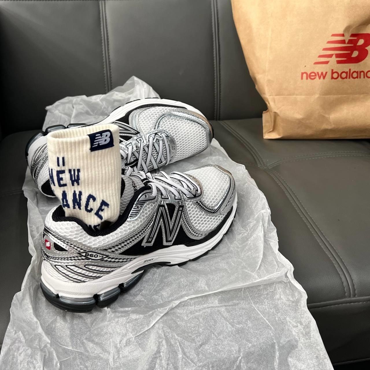 2090 - Giày New Balance 860v2 White Silver Black ML860XD [HÀNG CHÍNH HÃNG]