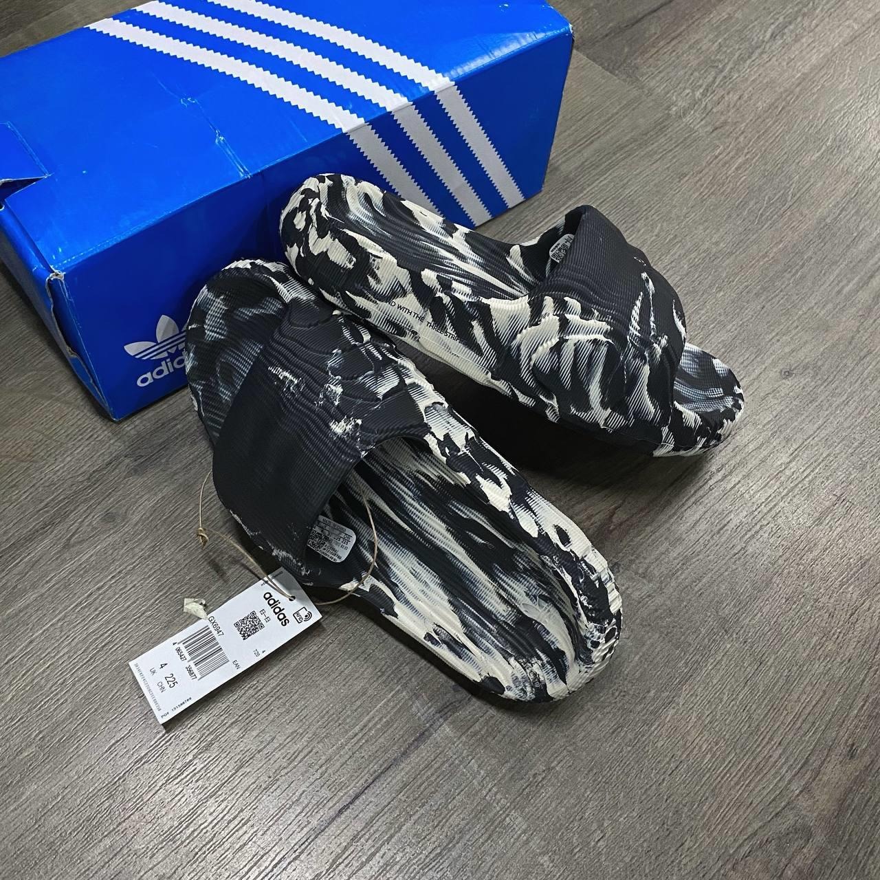 1733 - Dép Adidas Adilette 22 CARBON ALUMINIUM GX6947 [HÀNG CHÍNH HÃNG]