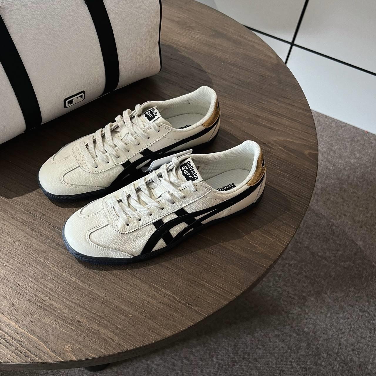 1380 - Giày Onitsuka Tiger Tokuten White Black Gold 1183B938-100 [HÀNG CHÍNH HÃNG]