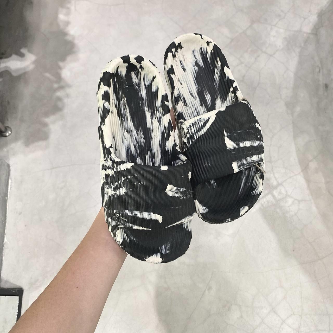 1733 - Dép Adidas Adilette 22 CARBON ALUMINIUM GX6947 [HÀNG CHÍNH HÃNG]