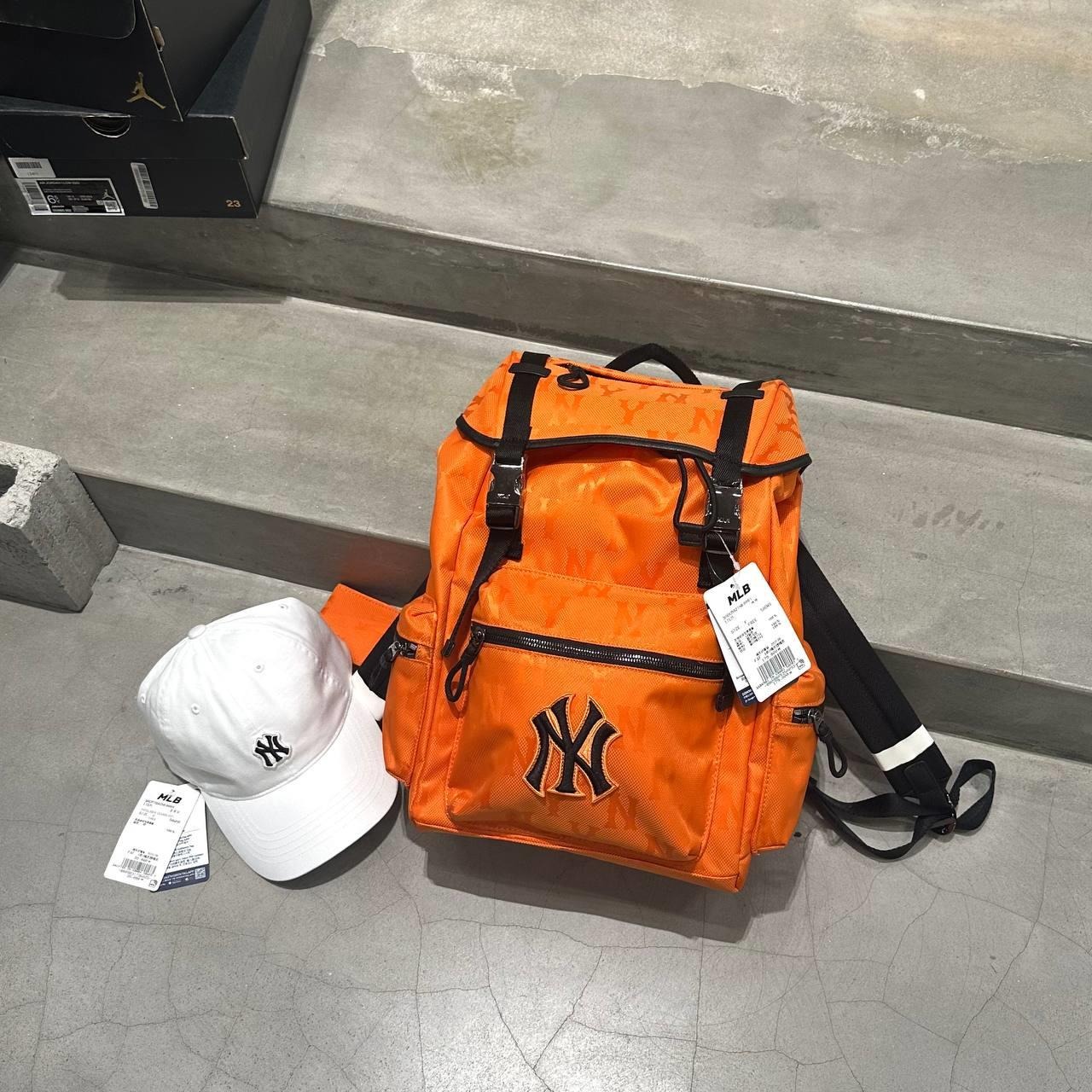 2697 - Balo MLB Monogram Nylon Jacquard New York Yankees Orange 3ABKM021N-50ORS [HÀNG CHÍNH HÃNG]