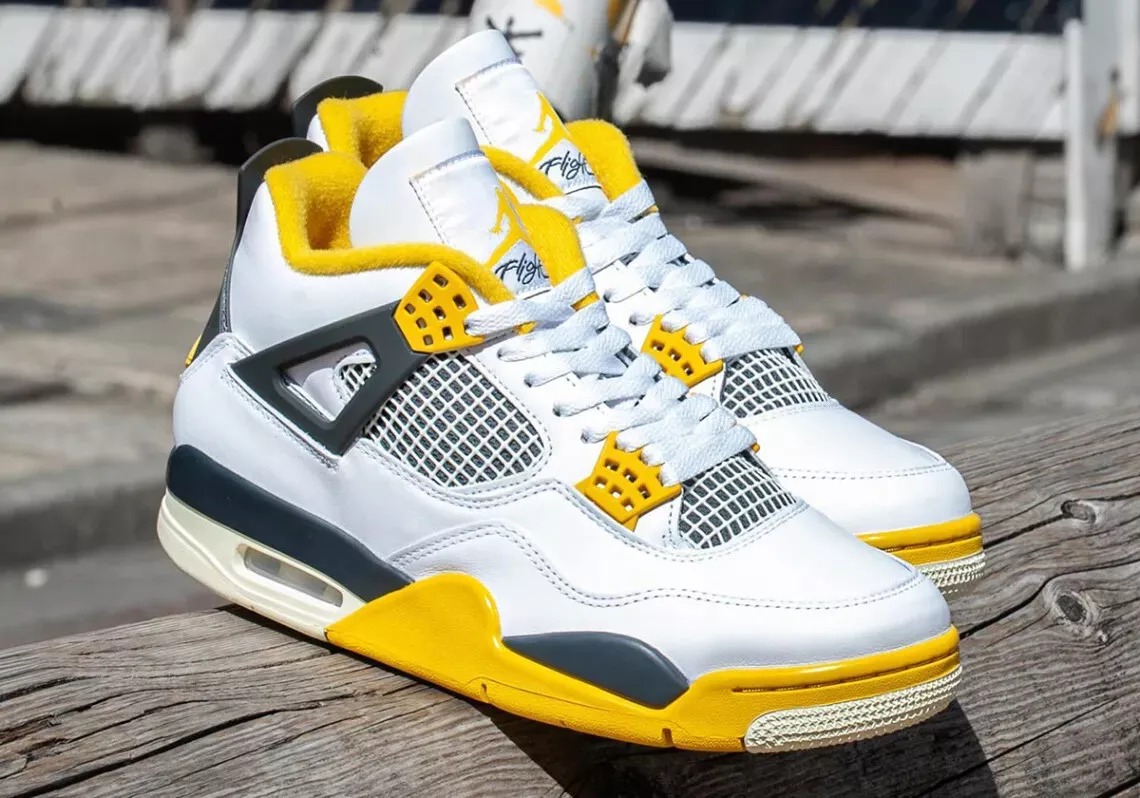 1672 - Giày Nike Jordan 4 Vivid Sulfur AQ9129-101 [HÀNG CHÍNH HÃNG]
