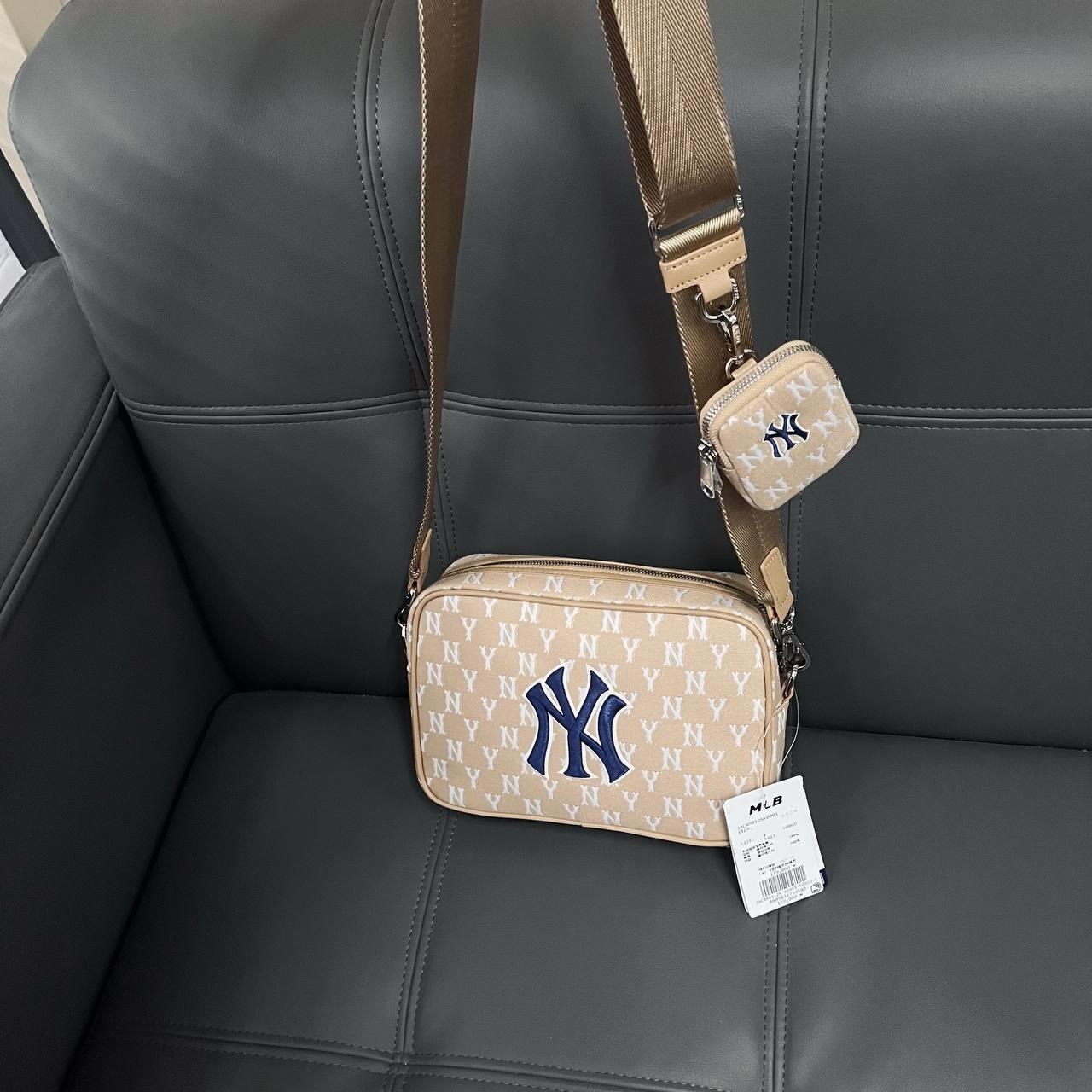 608 -  Túi Đeo Chéo MLB Monogram Jacquard New York Yankees - Size 23 - 3ACRM012N-50BGD [HÀNG CHÍNH HÃNG]