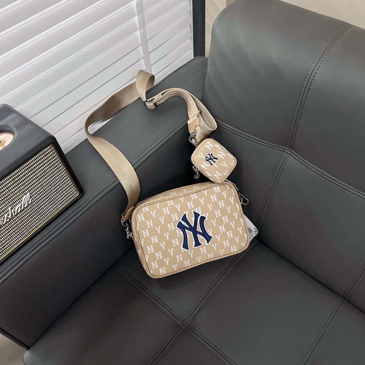 608 -  Túi Đeo Chéo MLB Monogram Jacquard New York Yankees - Size 23 - 3ACRM012N-50BGD [HÀNG CHÍNH HÃNG]