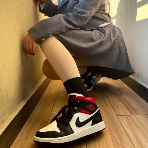 297 -  Giày Nike Jordan 1 Mid Black/Gym Red BQ6472 061 [HÀNG CHÍNH HÃNG]