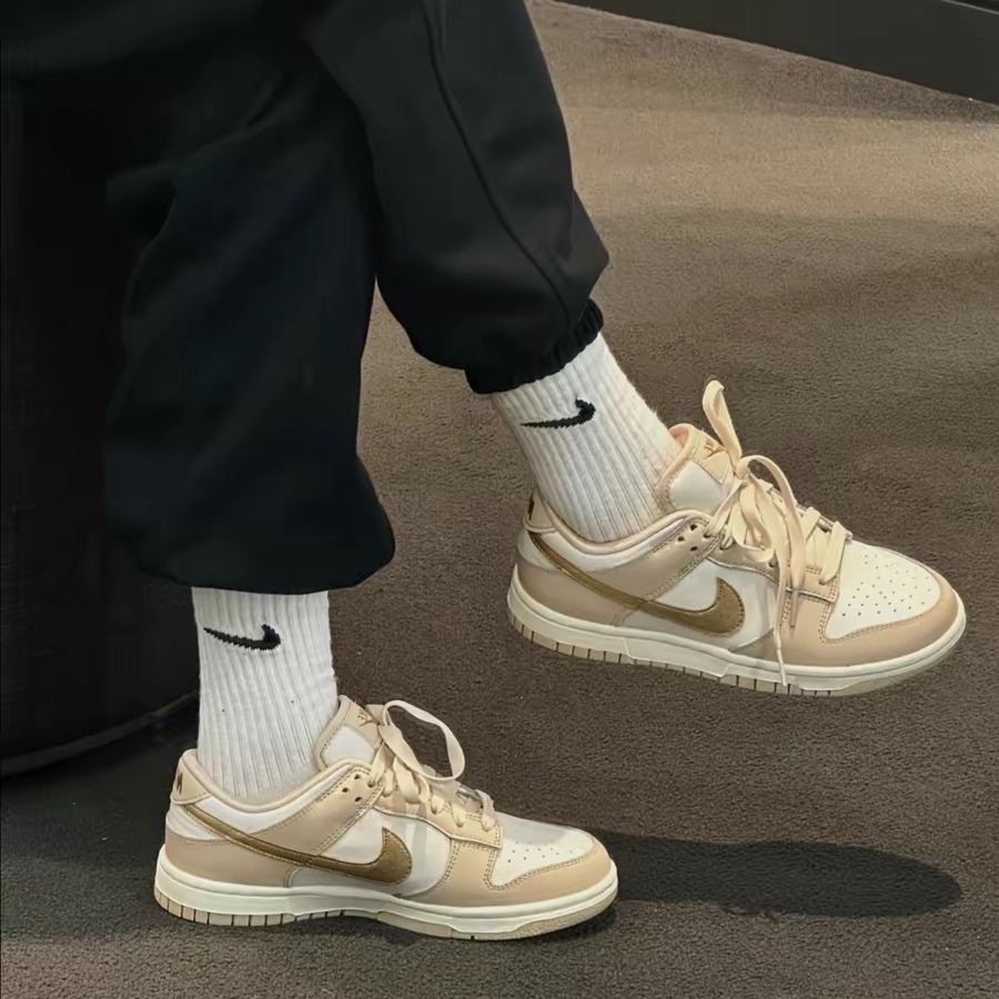 282 -  Giày Nike Dunk Low "Gold Swoosh" - Code DX5930-001 [HÀNG CHÍNH HÃNG]