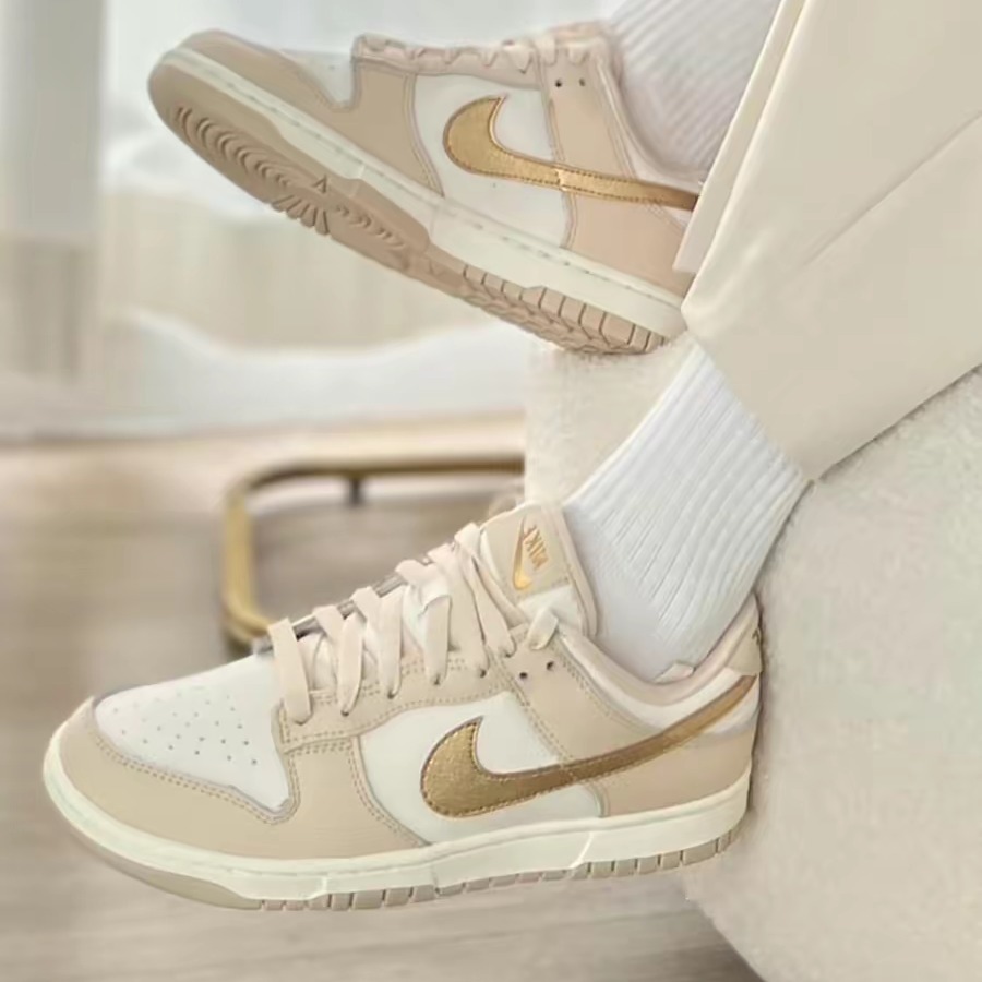 282 -  Giày Nike Dunk Low "Gold Swoosh" - Code DX5930-001 [HÀNG CHÍNH HÃNG]