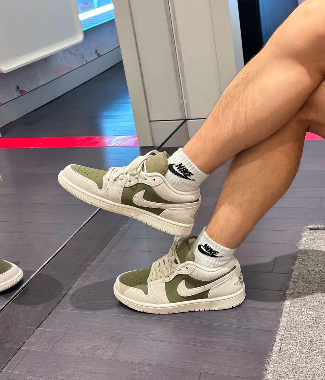 1999 - Giày Nike Air Jordan 1 Low SE Medium Olive Sail HV4089-201 [HÀNG CHÍNH HÃNG]