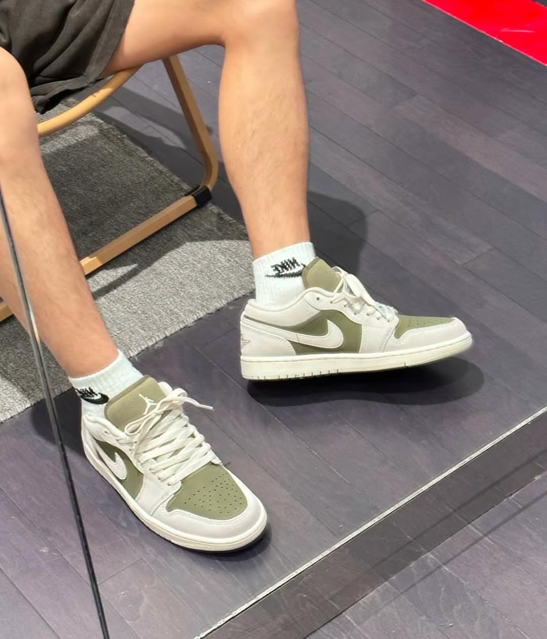 1999 - Giày Nike Air Jordan 1 Low SE Medium Olive Sail HV4089-201 [HÀNG CHÍNH HÃNG]