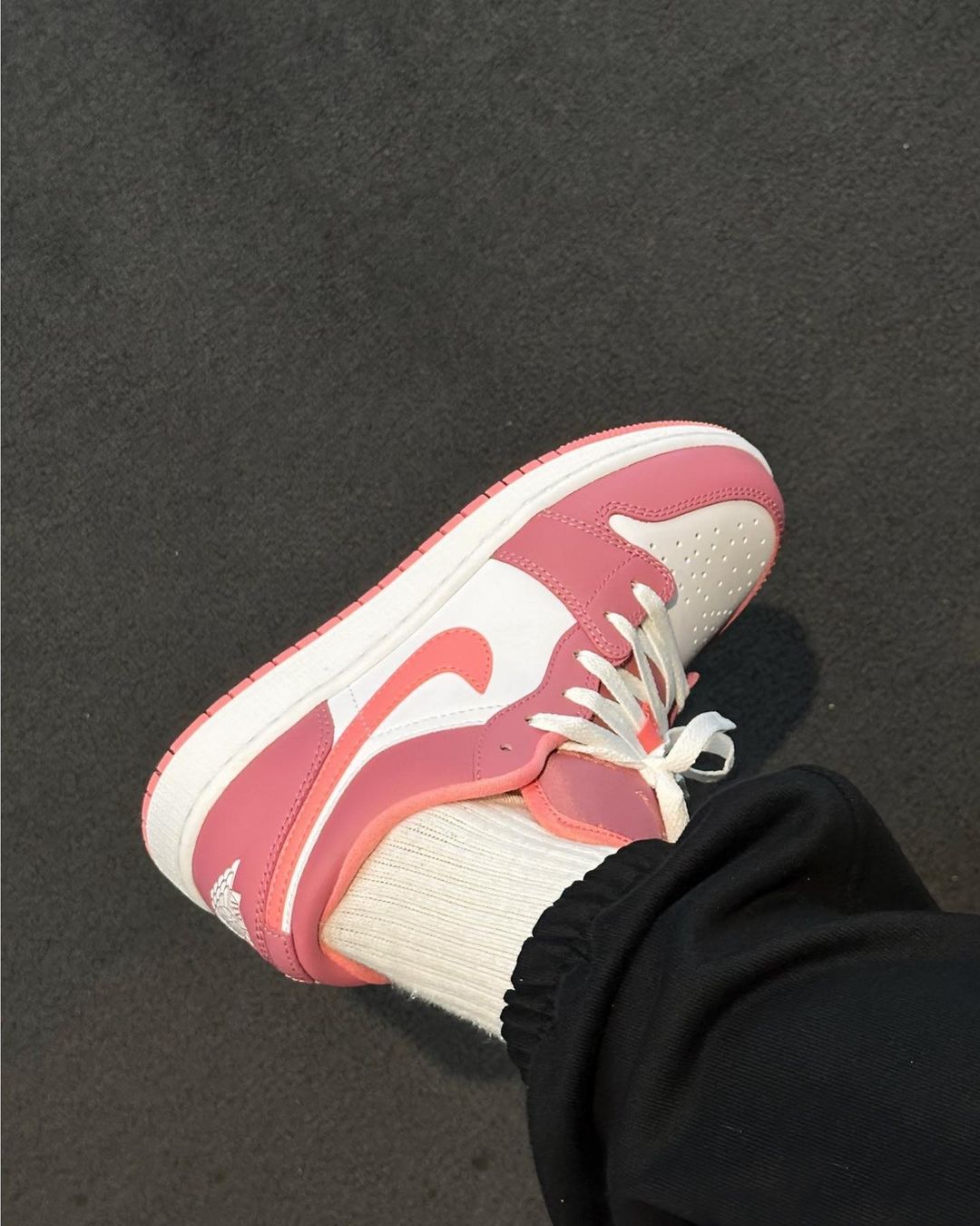 833 -  Giày Nike Air Jordan 1 Low GS Desert Berry 553560 616 [HÀNG CHÍNH HÃNG]