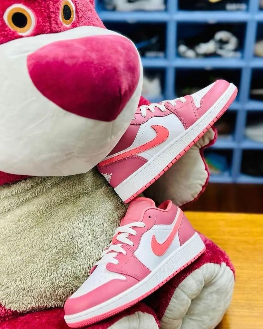 833 -  Giày Nike Air Jordan 1 Low GS Desert Berry 553560 616 [HÀNG CHÍNH HÃNG]