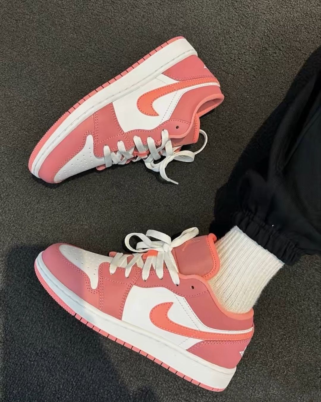 833 -  Giày Nike Air Jordan 1 Low GS Desert Berry 553560 616 [HÀNG CHÍNH HÃNG]