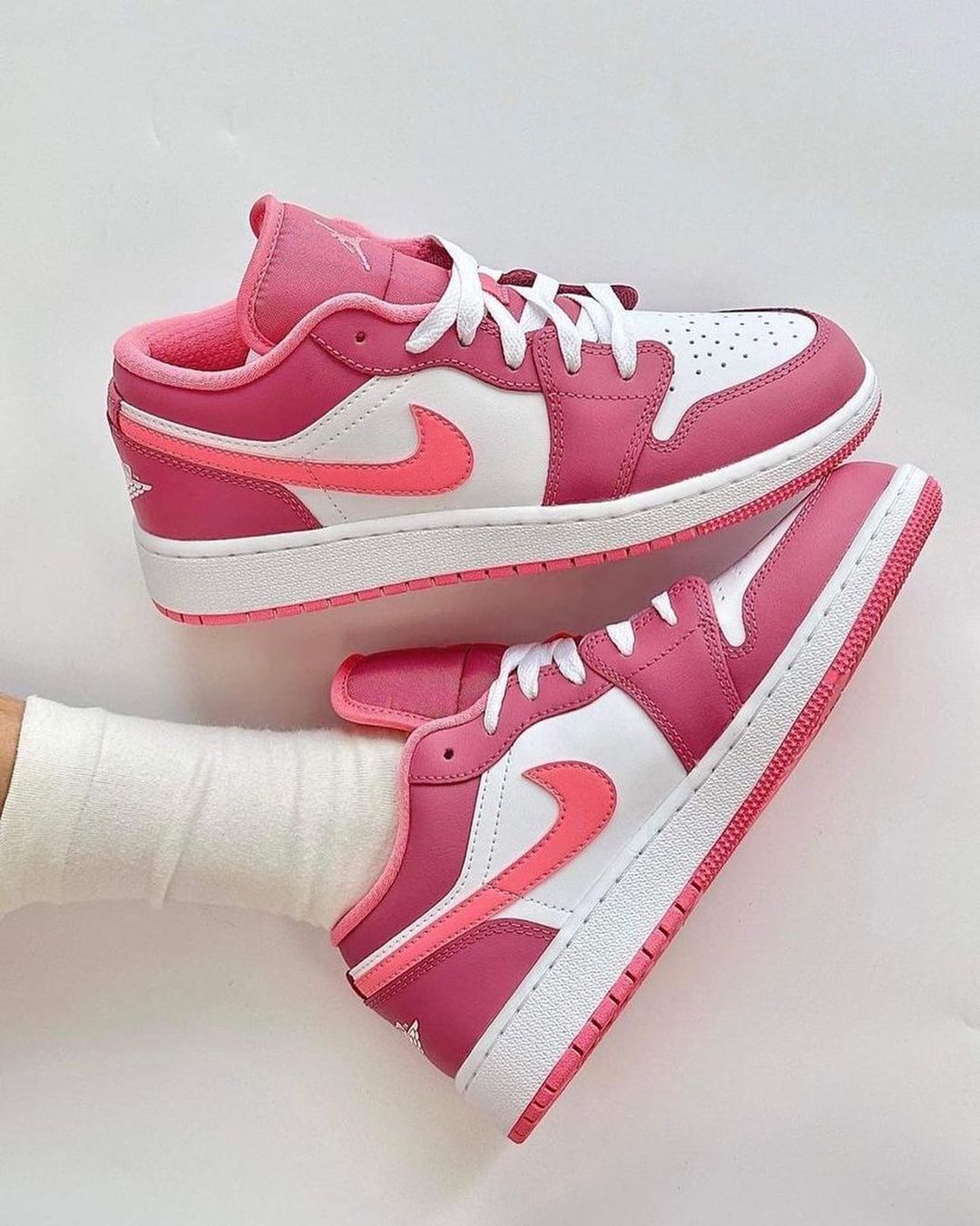 833 -  Giày Nike Air Jordan 1 Low GS Desert Berry 553560 616 [HÀNG CHÍNH HÃNG]