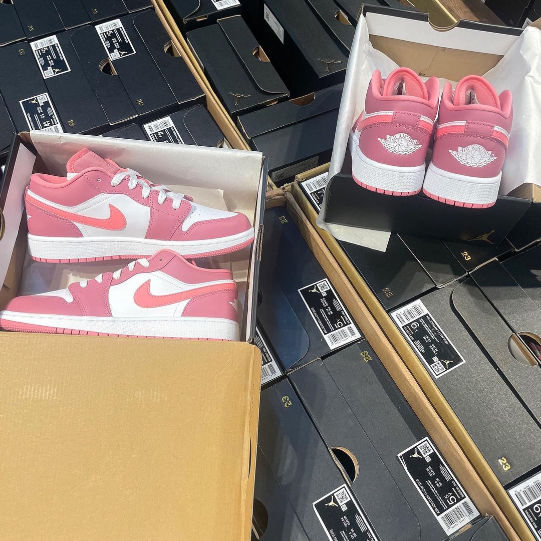 833 -  Giày Nike Air Jordan 1 Low GS Desert Berry 553560 616 [HÀNG CHÍNH HÃNG]