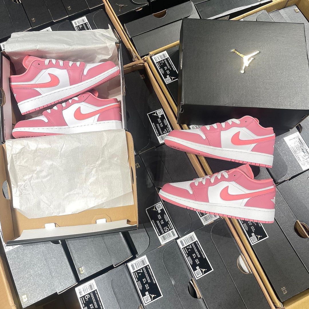 833 -  Giày Nike Air Jordan 1 Low GS Desert Berry 553560 616 [HÀNG CHÍNH HÃNG]