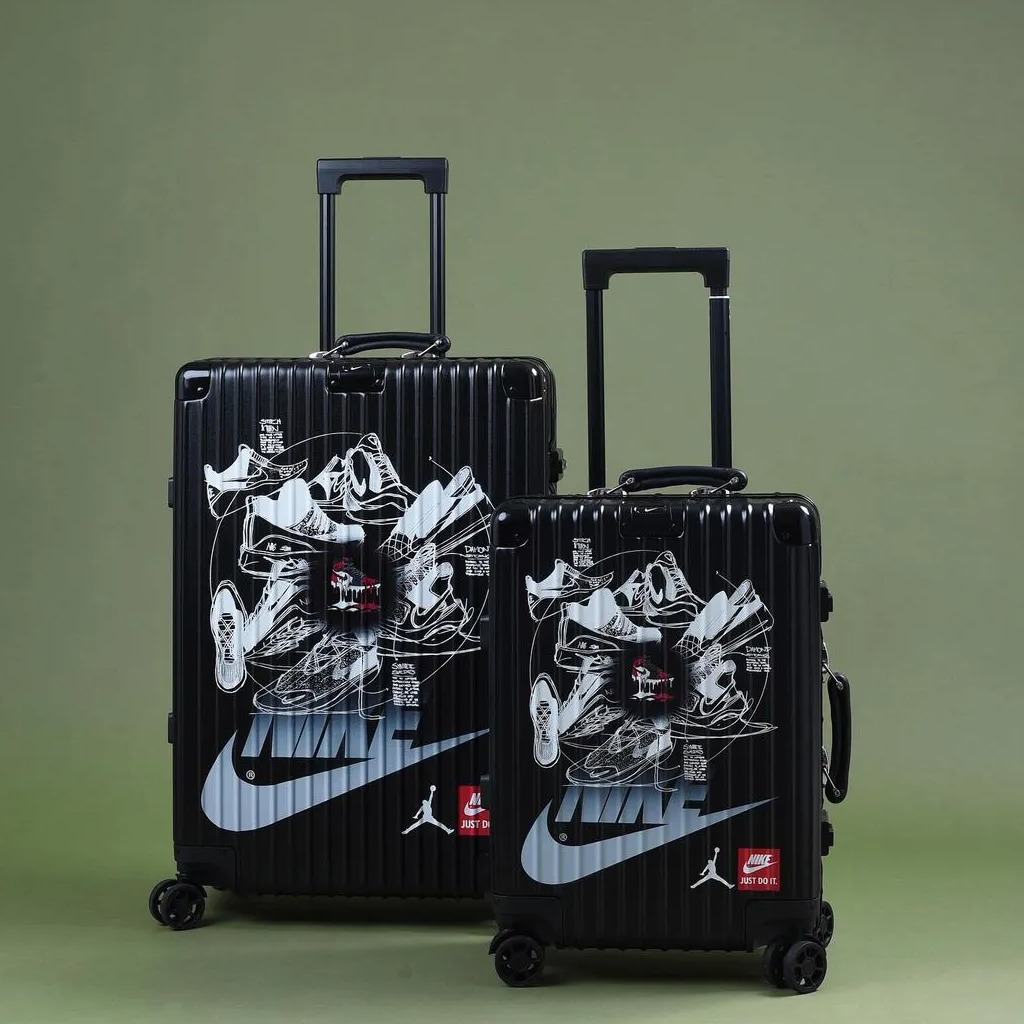 751 -  Vali Nike Sneakers Silhouette - Size Ký Gửi 26 - Đen [HÀNG CHÍNH HÃNG]