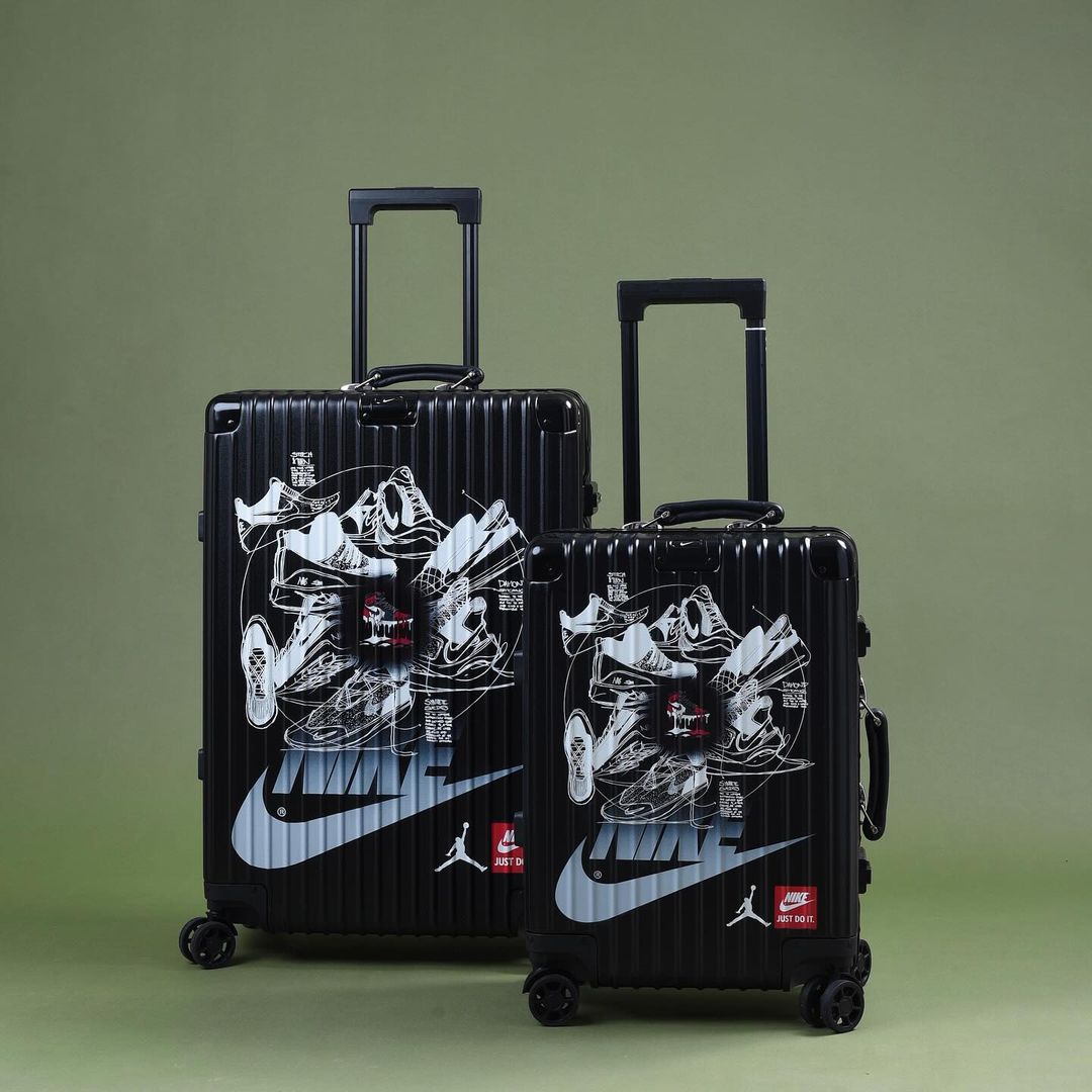 749 -  Vali Nike Sneakers Silhouette - Size Cabin 22 Xách Tay - Đen [HÀNG CHÍNH HÃNG]