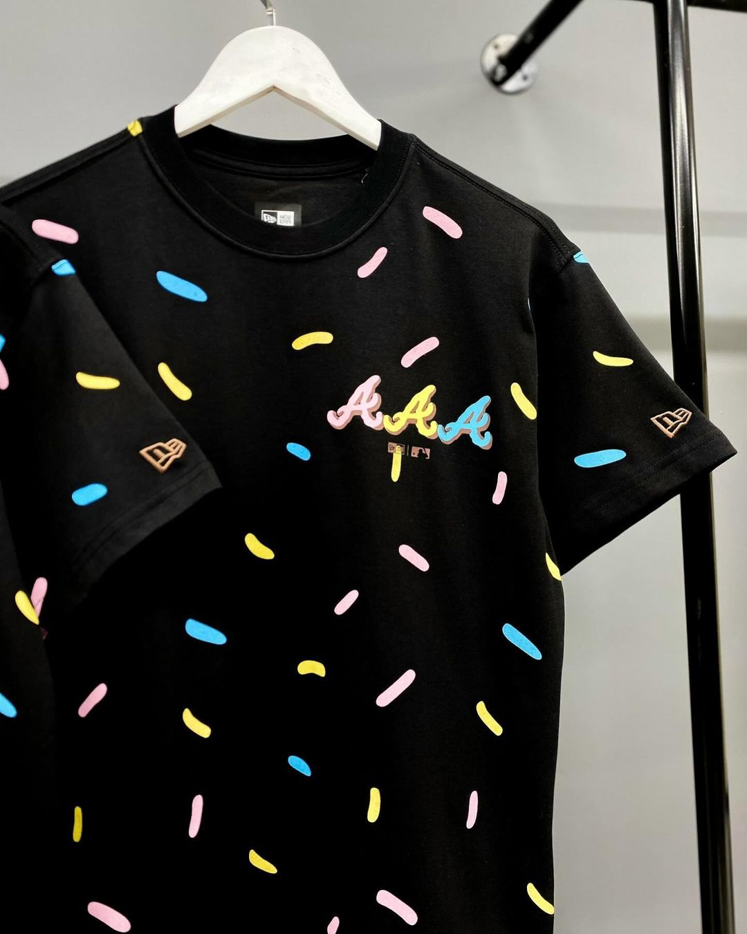 916 -  Áo New Era 3AAA Candy Congratulation - Đen - Code 13718772 [HÀNG CHÍNH HÃNG]