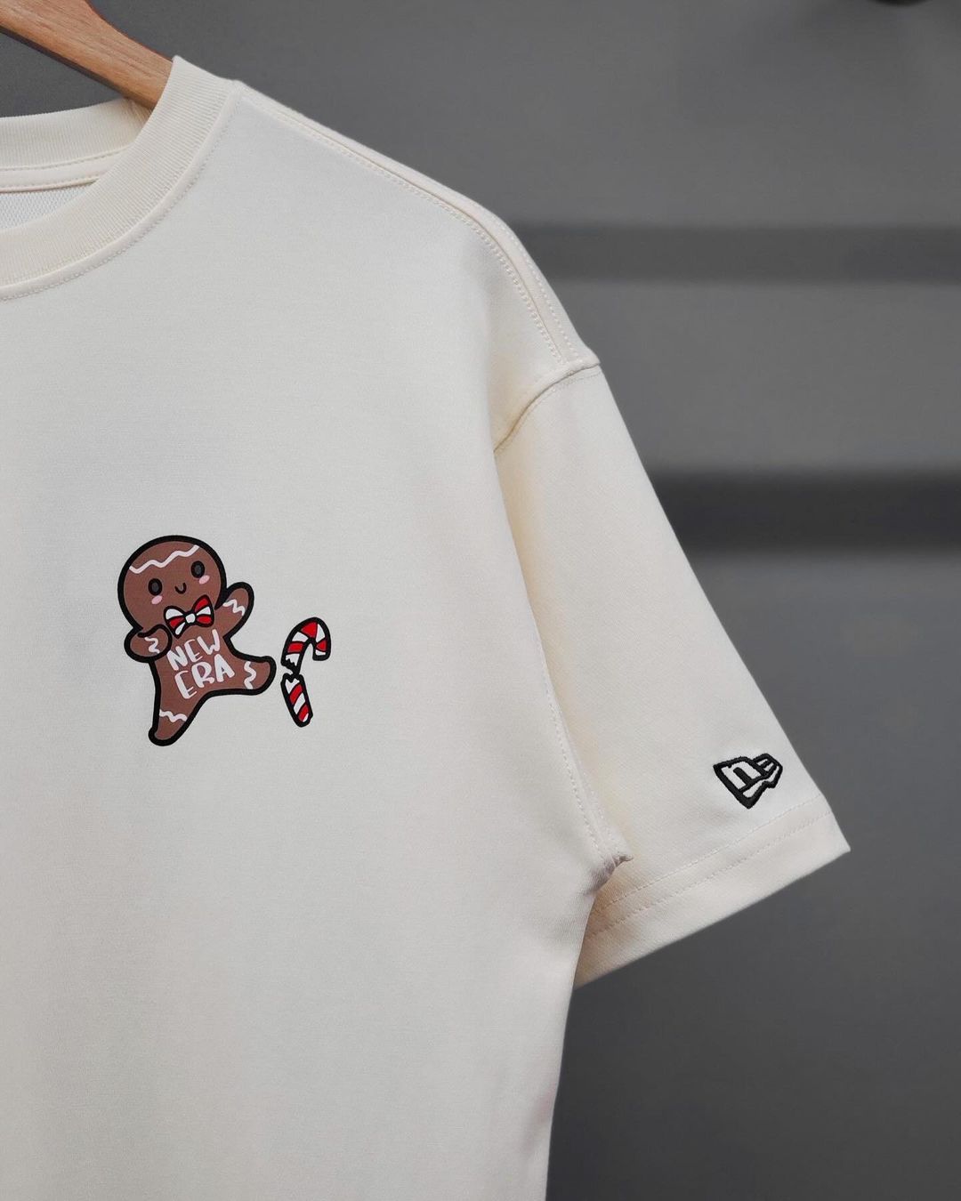 964 -  Áo New Era NY Gingerbread Man NE Cosy Christmas - Trắng Kem Ivory - Code 14112249 [HÀNG CHÍNH HÃNG]