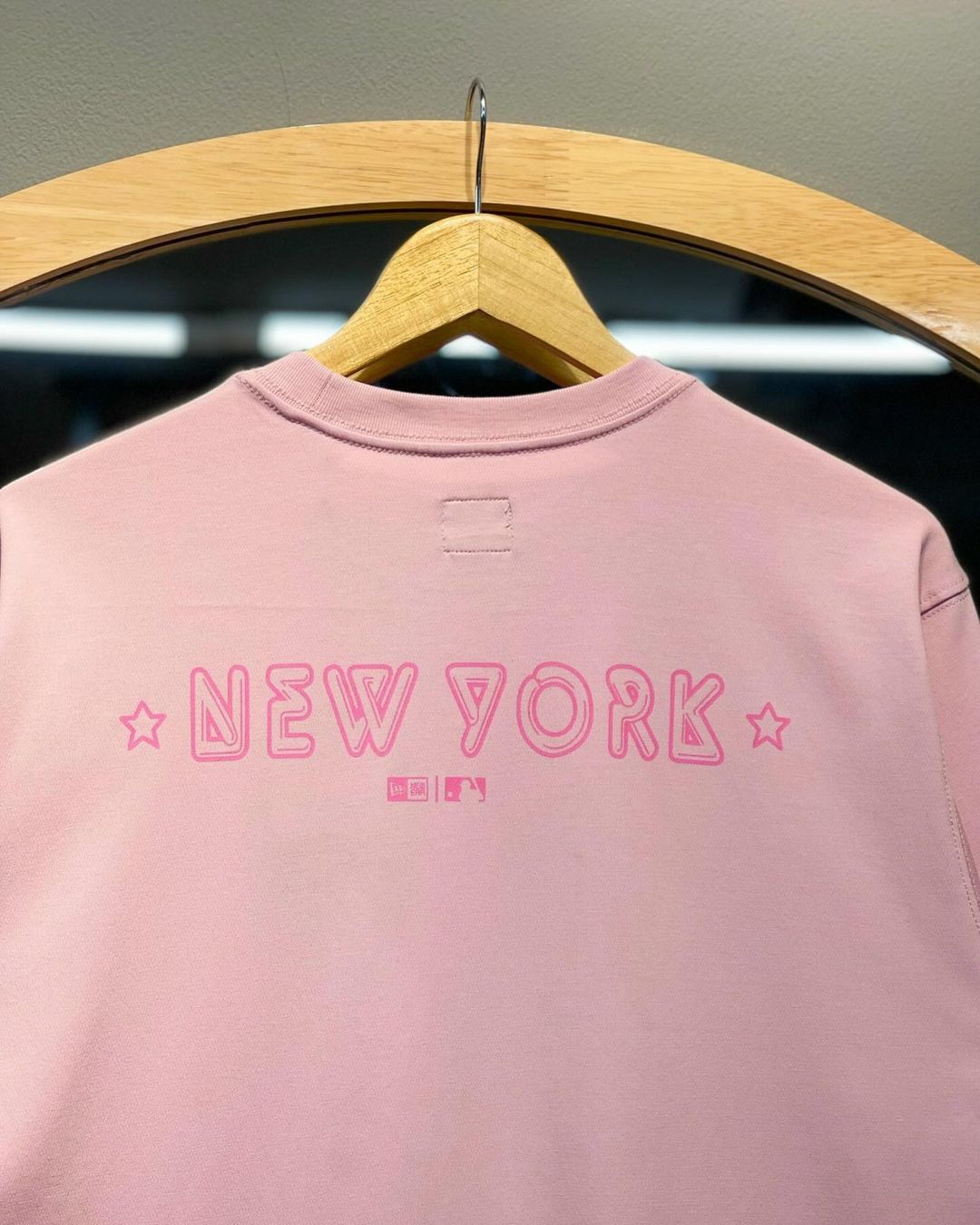 1046 -  Áo New Era NY Gradient Graphic Design New York Hồng Phai [HÀNG CHÍNH HÃNG]
