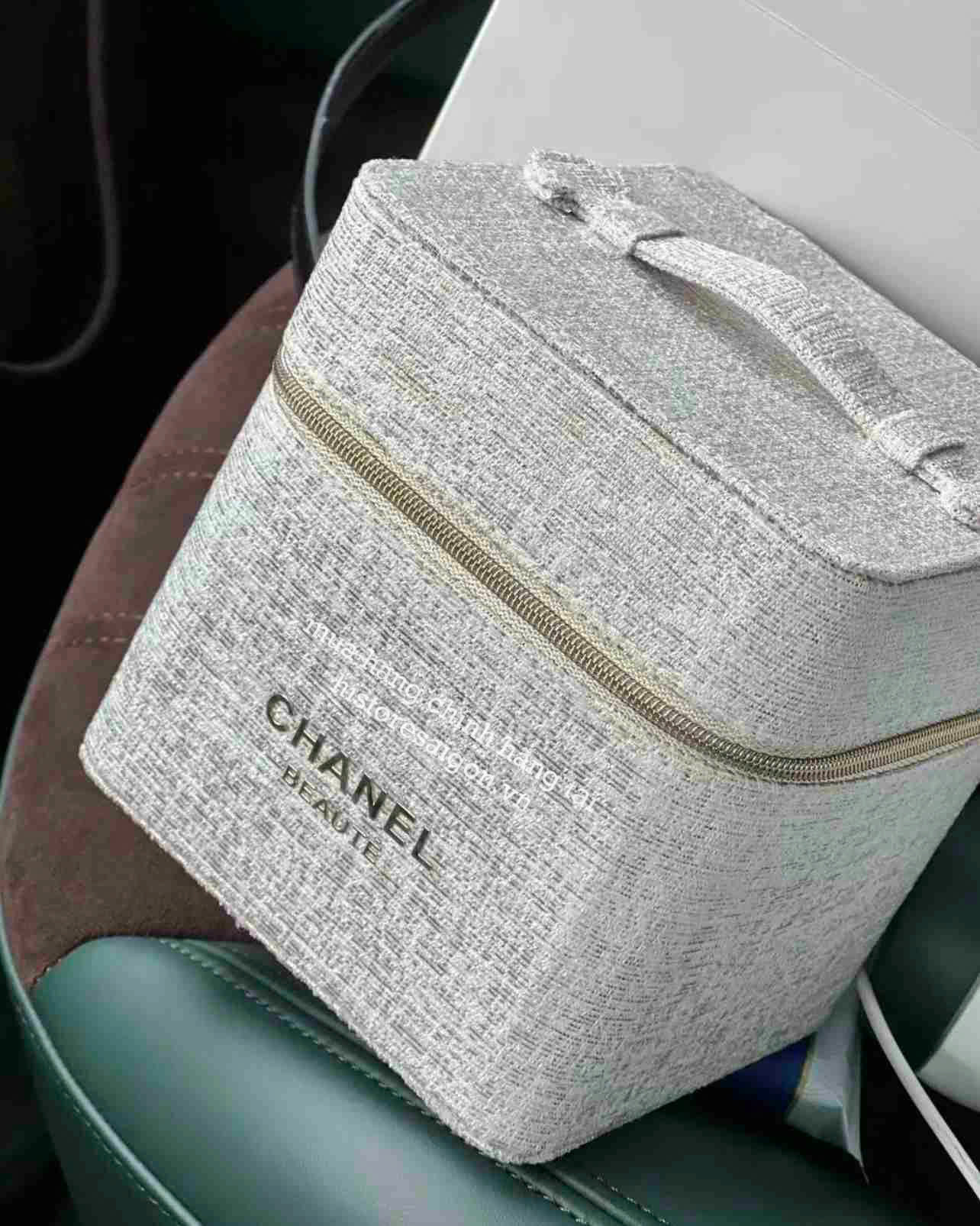 2186 - Túi Chanel Gift Beauty Pearl Case Champagne (Gift Hãng Tặng Khách) [HÀNG CHÍNH HÃNG]