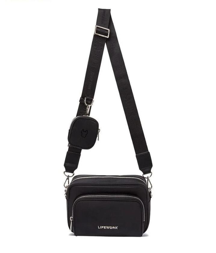 1938 - Túi Life Work Metal Logo Camera Bag Black LW255BG408 [HÀNG CHÍNH HÃNG]