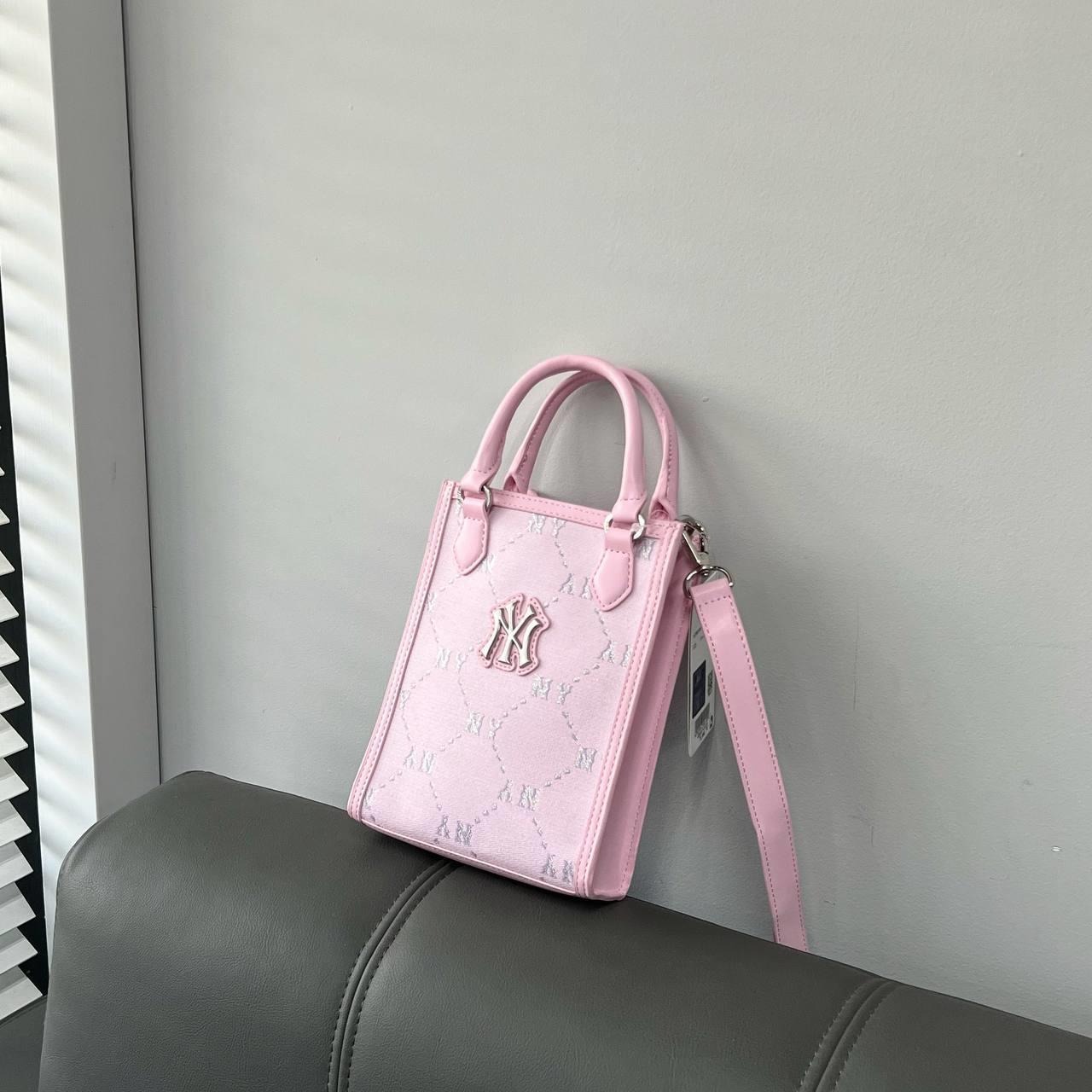 488 -  Túi MLB NY Monogram - Phonebag Dọc - Hồng Pinky - Code 7ACRMD34N 50PKL [HÀNG CHÍNH HÃNG]
