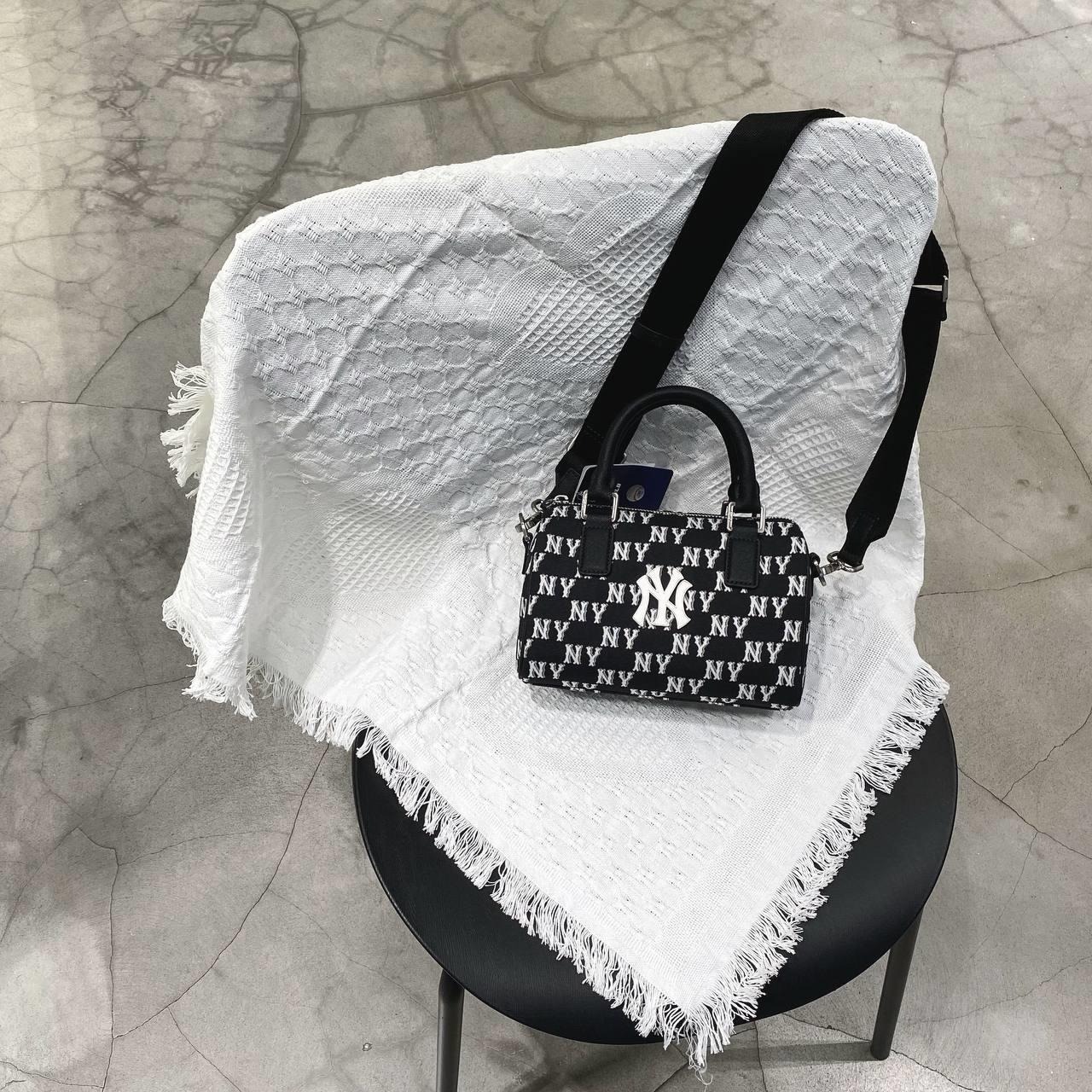 502 -  Túi MLB Classic Monogram Jacquard Boston Bag New York Yankees Black Monogram - Đen - Code 3ABWS013N-50BKS [HÀNG CHÍNH HÃNG]
