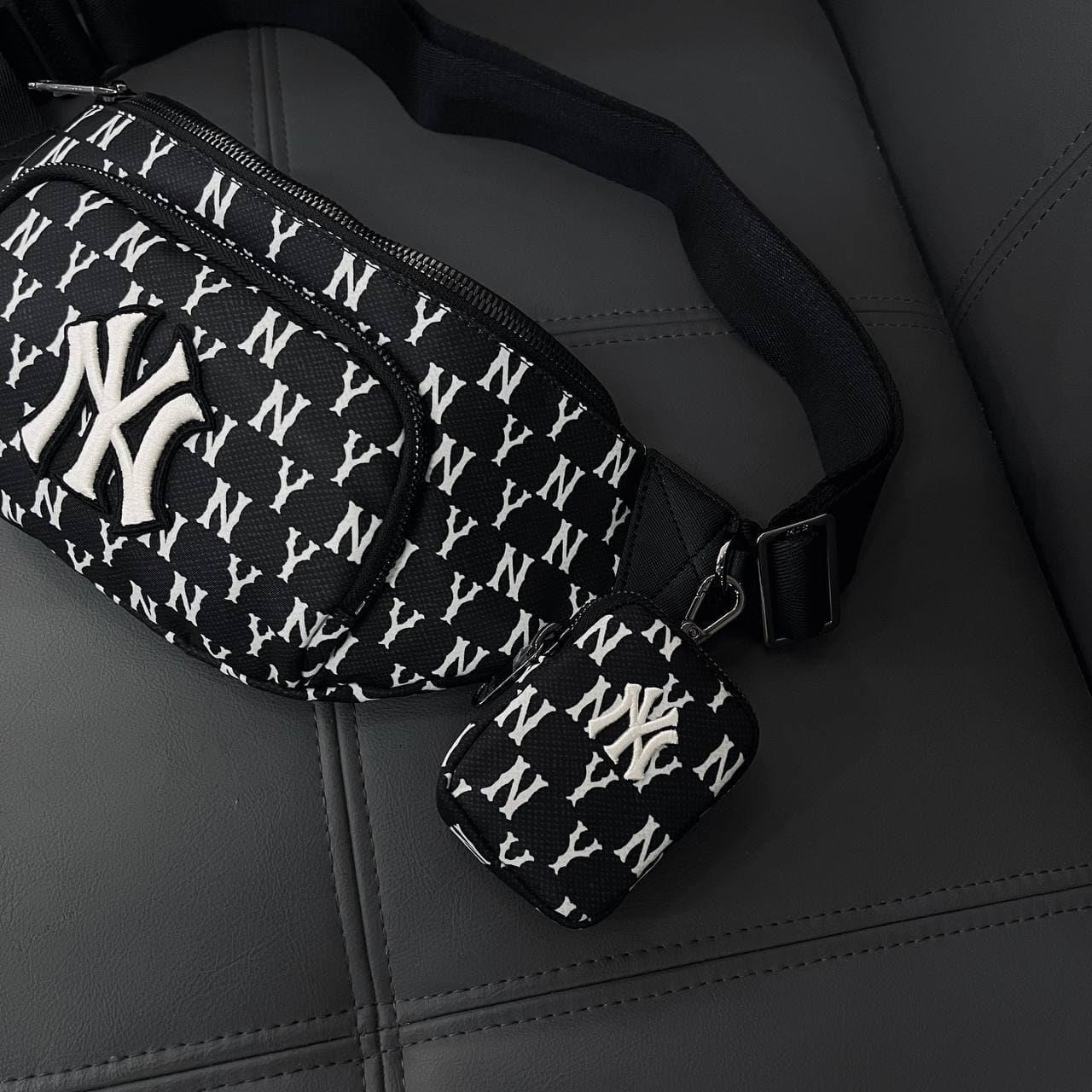 895 -  Túi MLB Monogram Hip Sack New York Yankees - Black - Túi Bao Tử - Code 3AHSM012N-50BKS [HÀNG CHÍNH HÃNG]