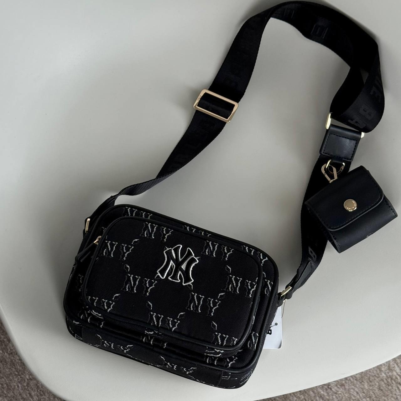 1696 - Túi MLB Monogram JQD New York Yankees Black 7ACRMDH5N-50BKS [HÀNG CHÍNH HÃNG]