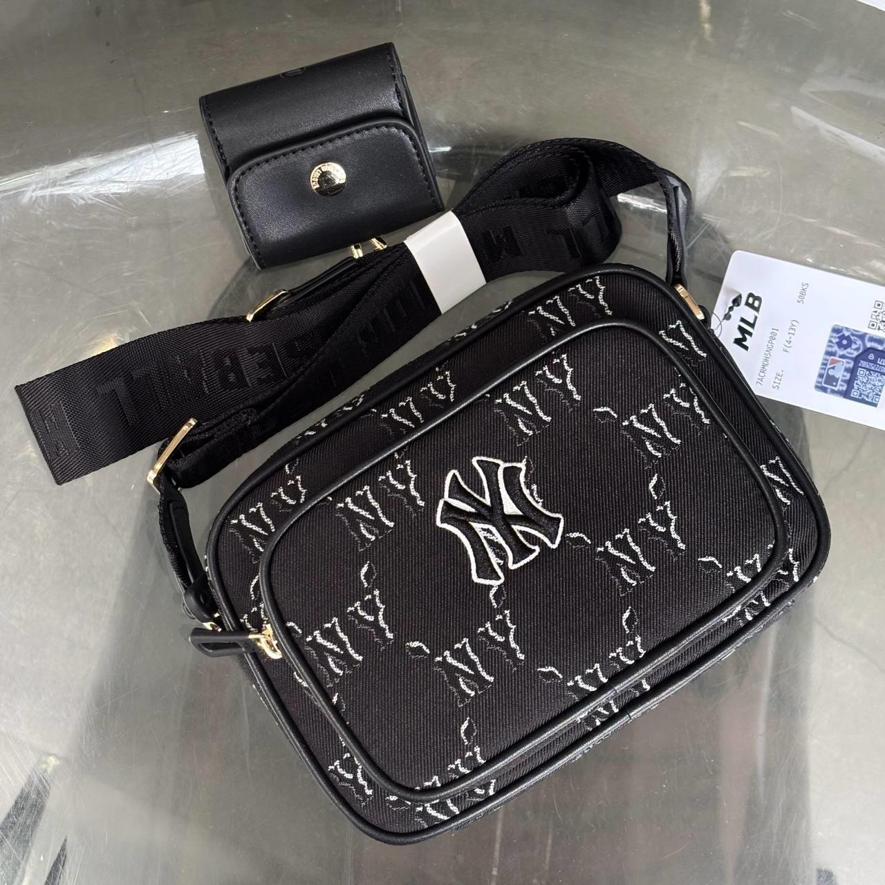 1696 - Túi MLB Monogram JQD New York Yankees Black 7ACRMDH5N-50BKS [HÀNG CHÍNH HÃNG]