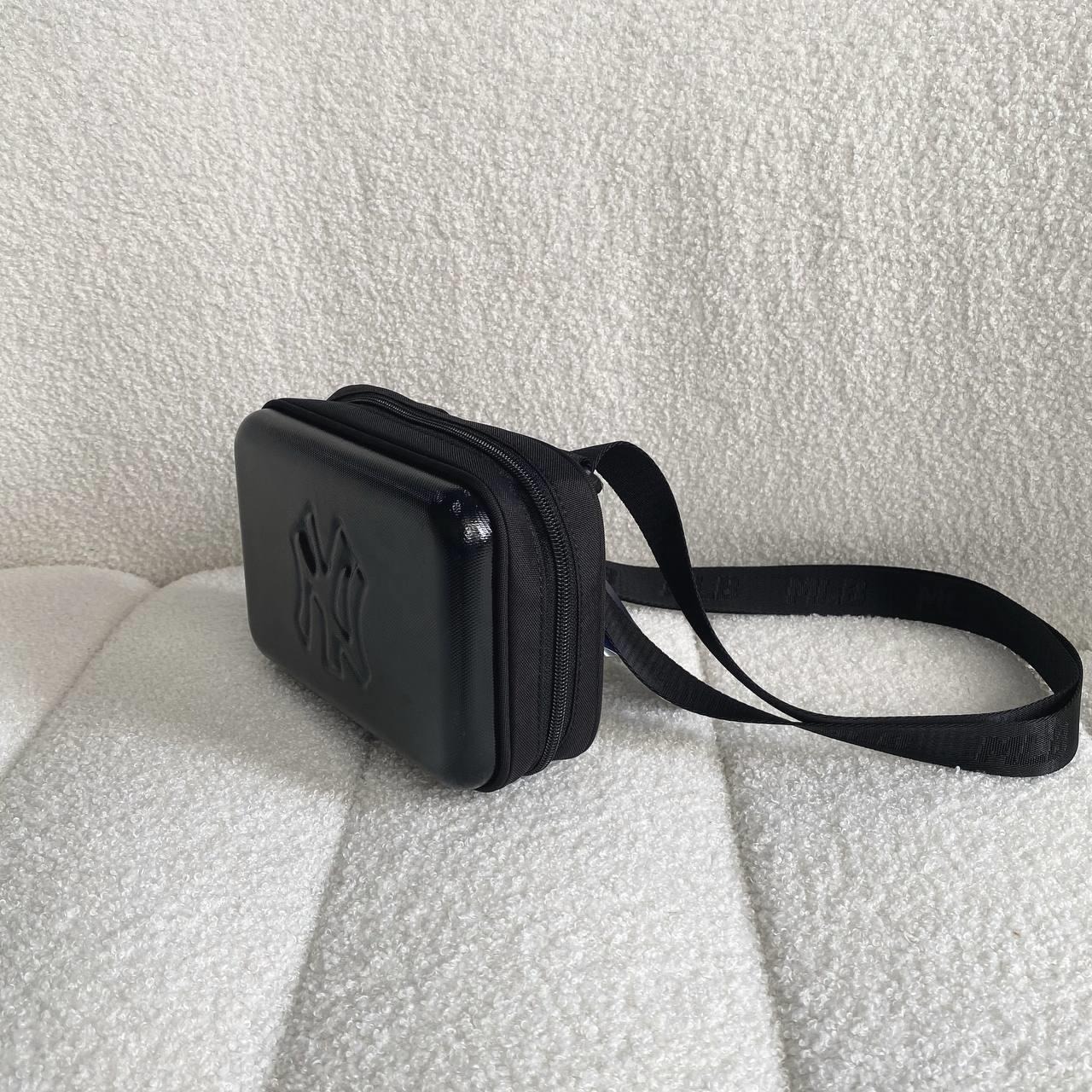 491 -  Túi MLB NY Slugger Cross Bag - Ngang - Đen Bóng - Code 7ACRM013N-50BKS [HÀNG CHÍNH HÃNG]