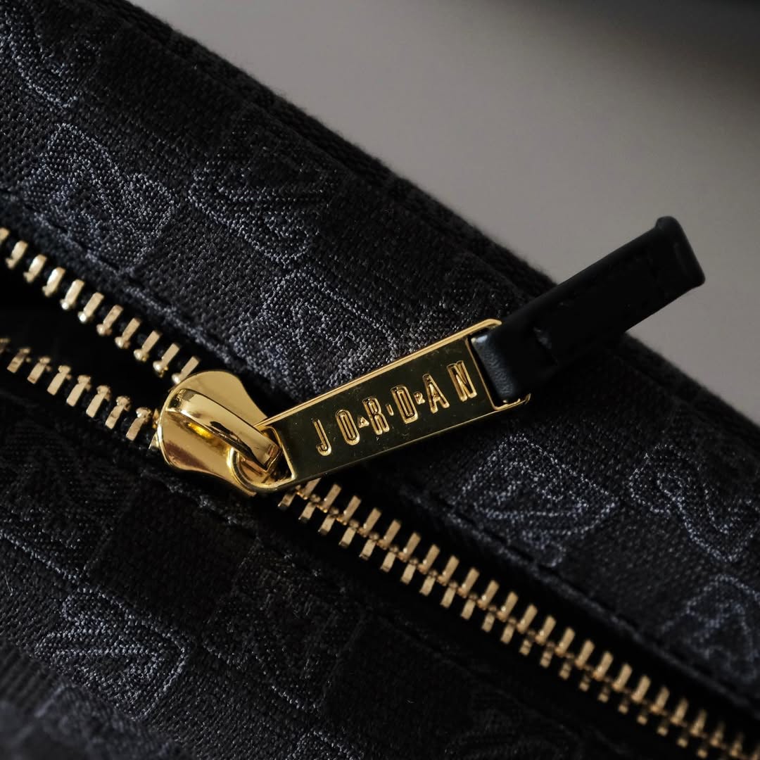 1987 - Túi Nike Jordan Monogram Black Limited Edition FJ6790-010 [HÀNG CHÍNH HÃNG]