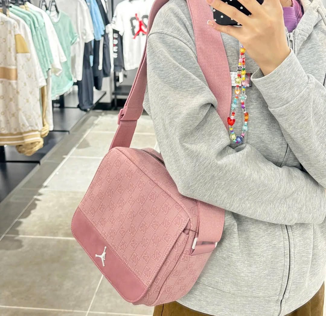 1988 - Túi Nike Jordan Monogram Pink Limited Edition FJ6790-625 [HÀNG CHÍNH HÃNG]