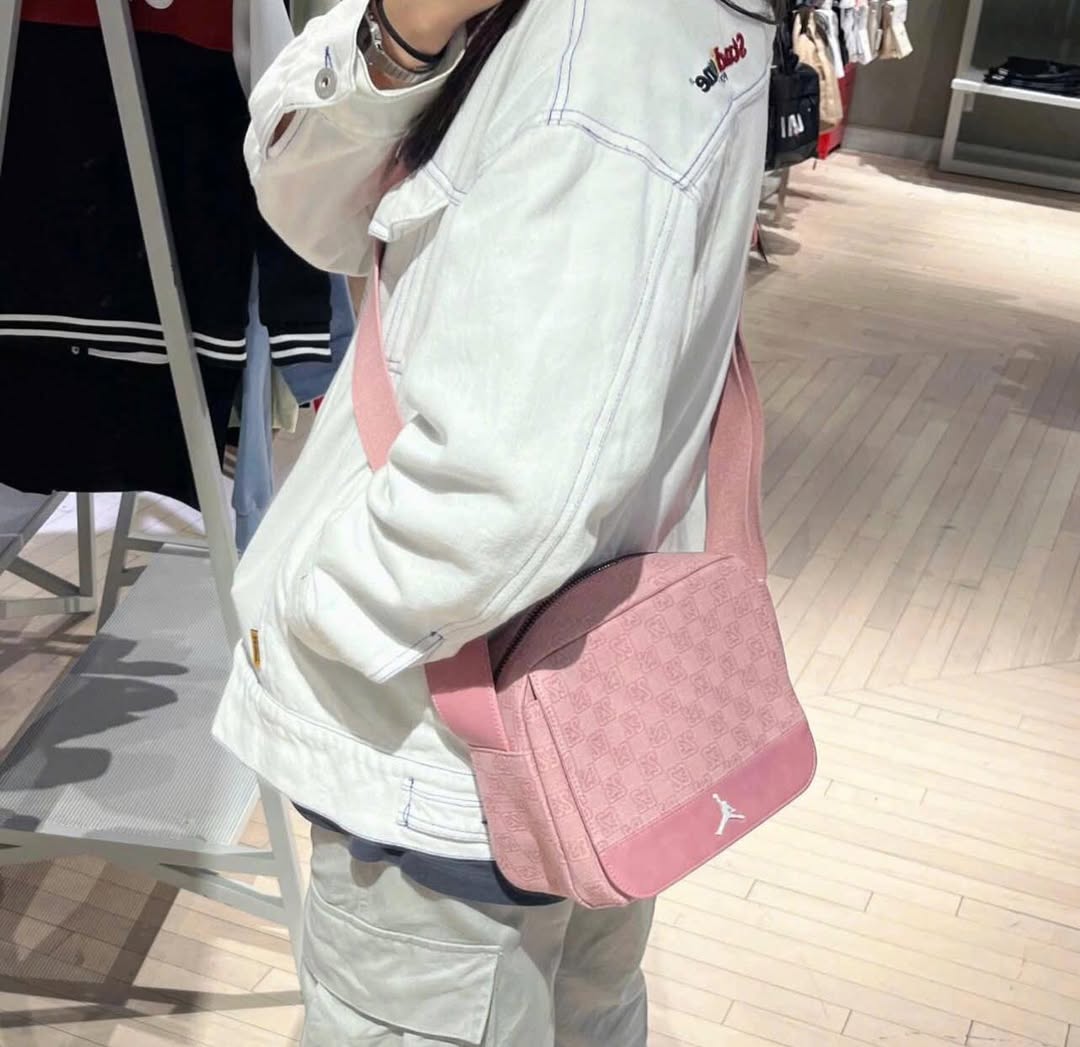 1988 - Túi Nike Jordan Monogram Pink Limited Edition FJ6790-625 [HÀNG CHÍNH HÃNG]