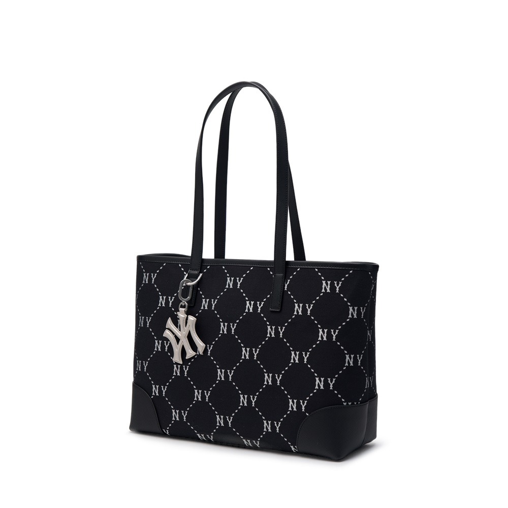 1102 -  Túi MLB Tote Diamond Monogram Jacquard New York Yankees ''Black'' - Code 3AORL014N 50BKS [HÀNG CHÍNH HÃNG]