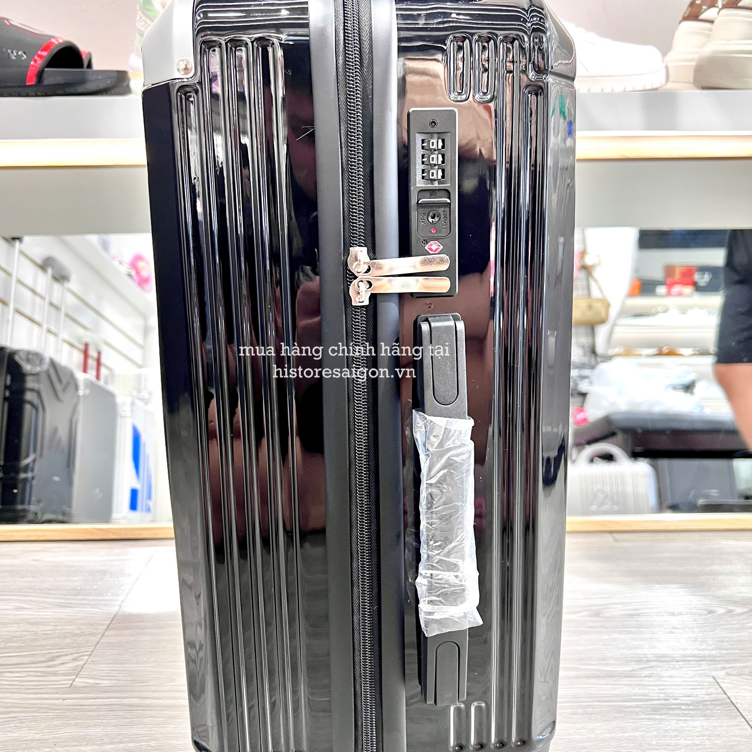 2729 - Vali Adidas Cốp Đen Size 20 Xách Tay 2026 Mang Lên Máy Bay [CHÍNH HÃNG]