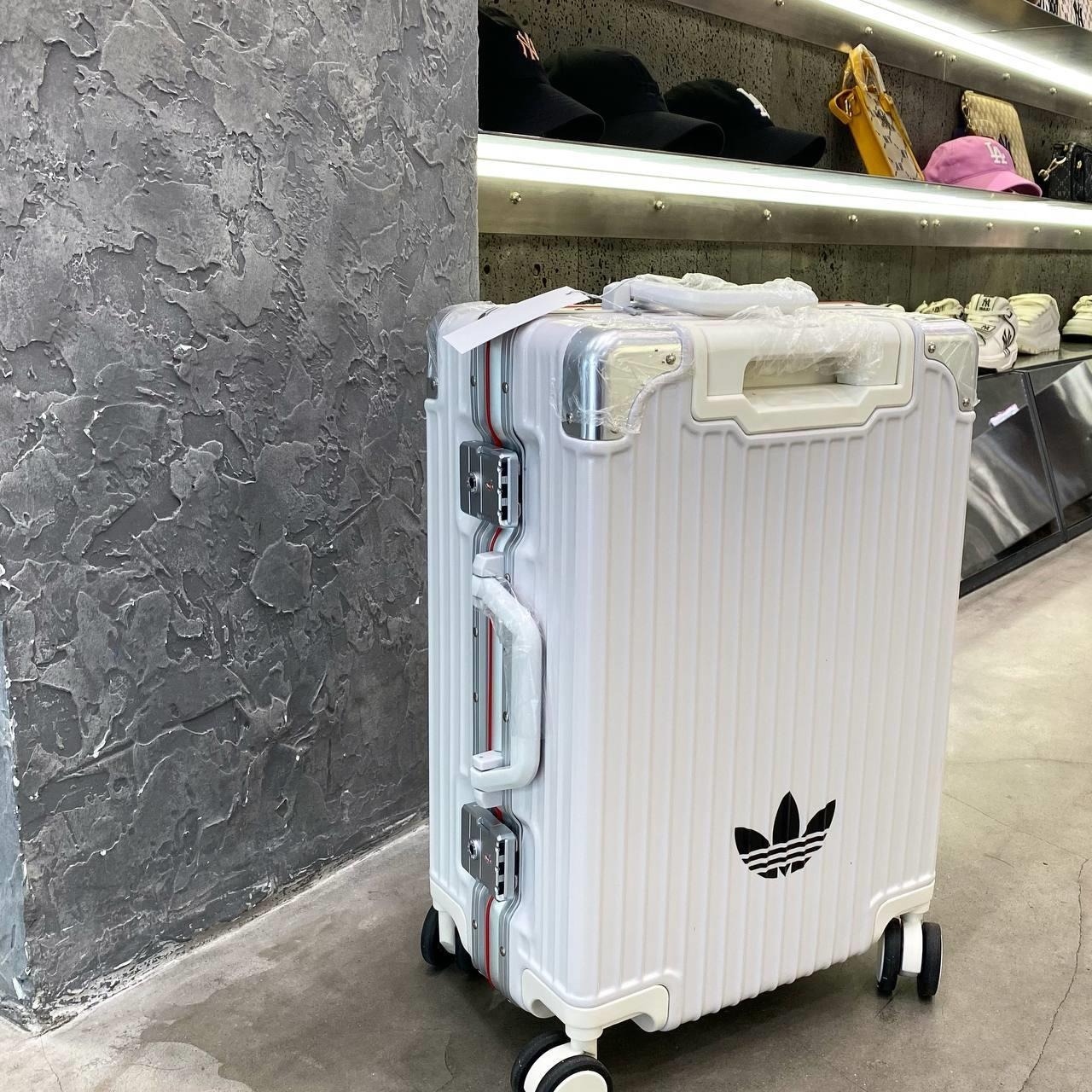 648 - Vali Adidas Travel Xách Tay Size Cabin 22 Xách Tay Trắng Sữa [HÀNG CHÍNH HÃNG]