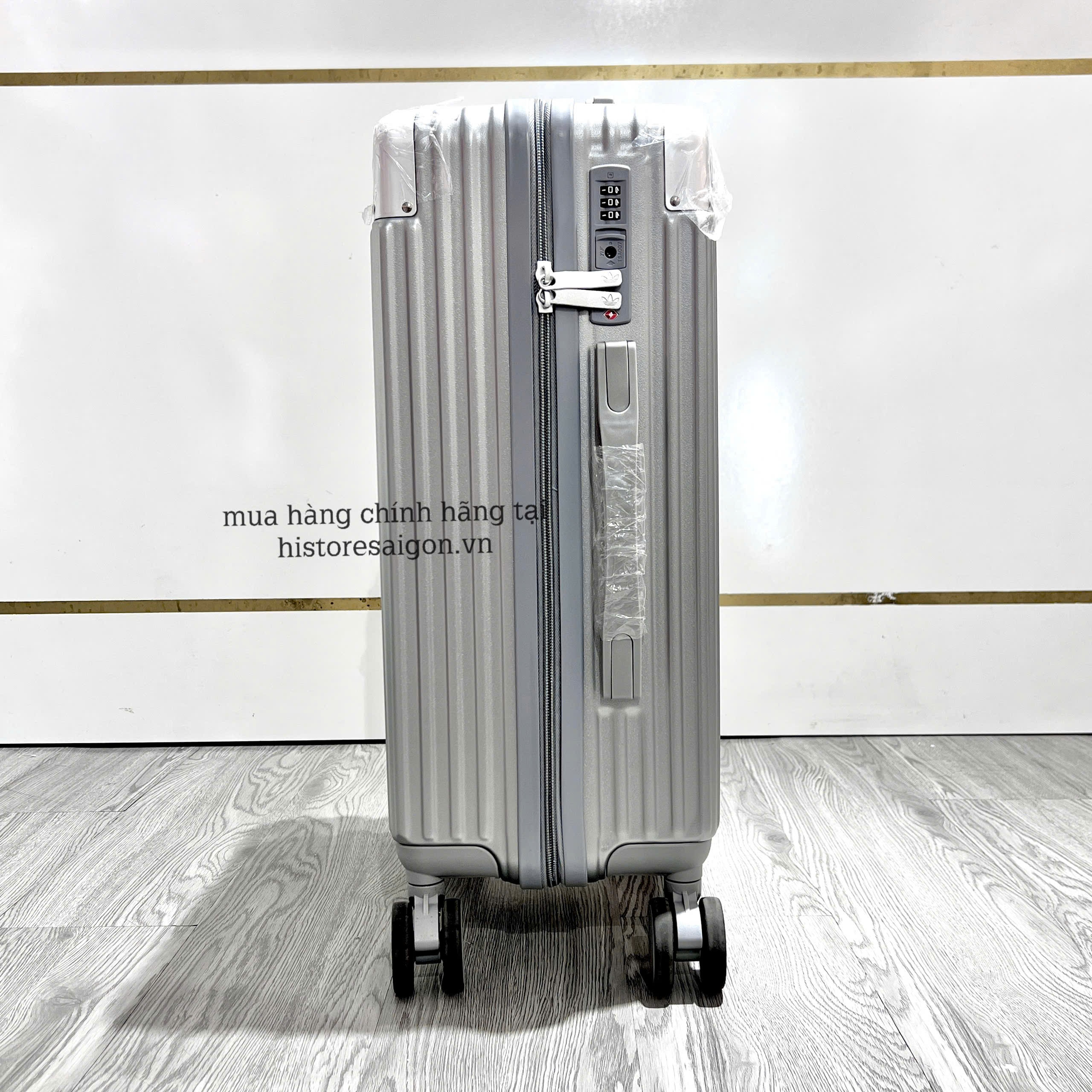 2712 - Vali Adidas Xách Tay Xám Size 22 Cabin 2026 Mang Lên Máy Bay [CHÍNH HÃNG]