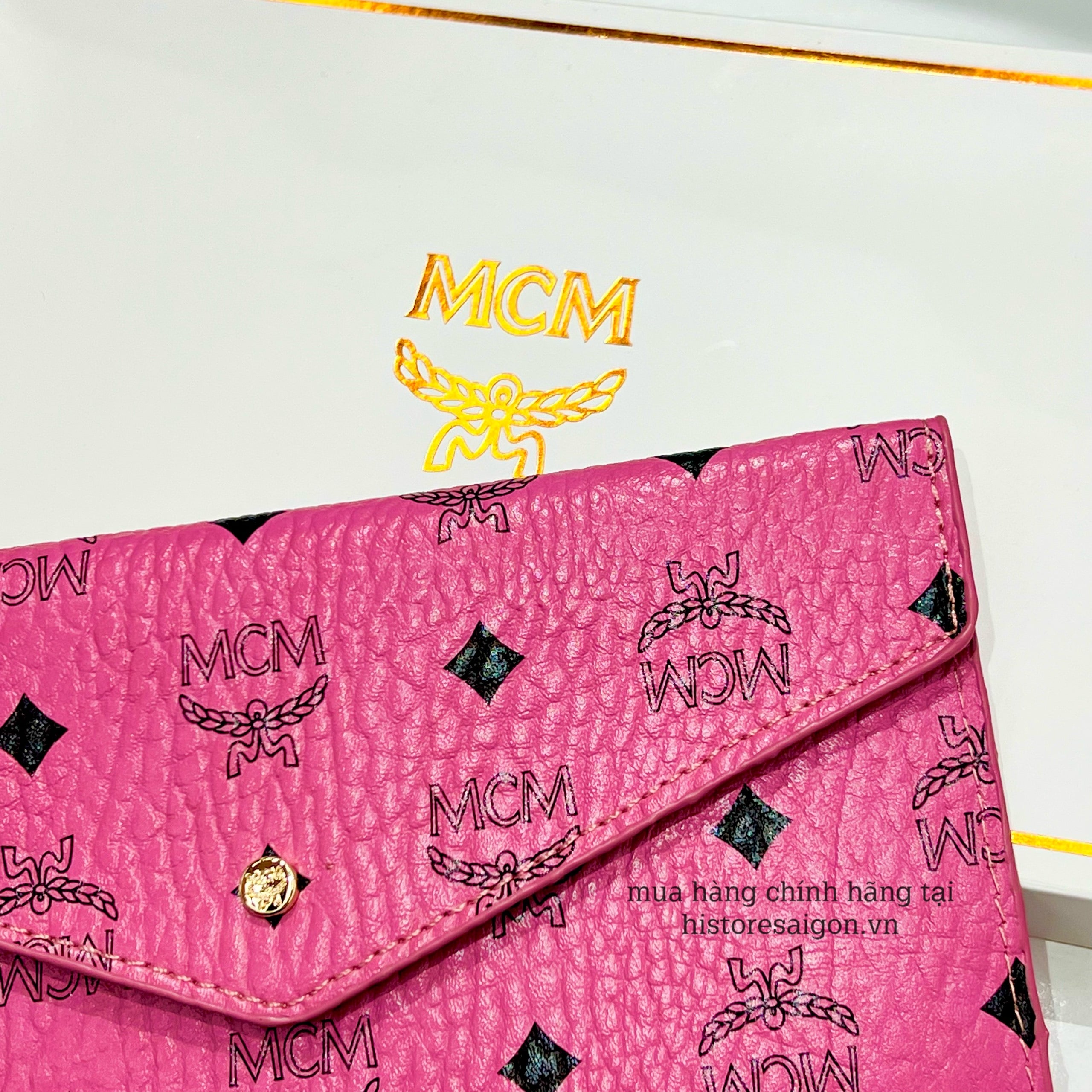 525 -  Ví/Bóp MCM Clutch Monogram Gift - Hồng Tía [HÀNG CHÍNH HÃNG]