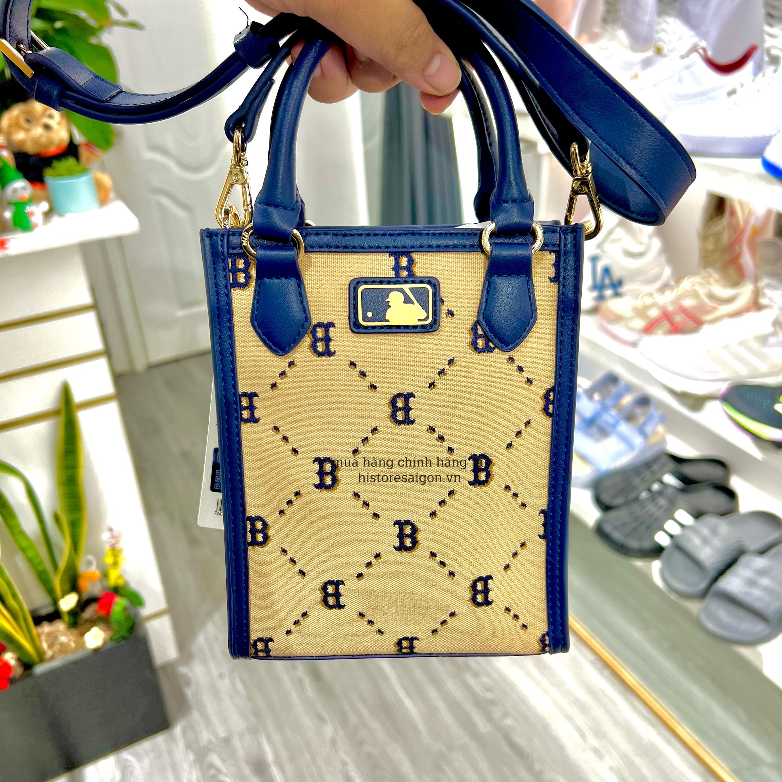535 -  Túi MLB Big B Monogram - Phonebag Dọc - Nâu - Code 7ACRMD34N 43BGS [HÀNG CHÍNH HÃNG]