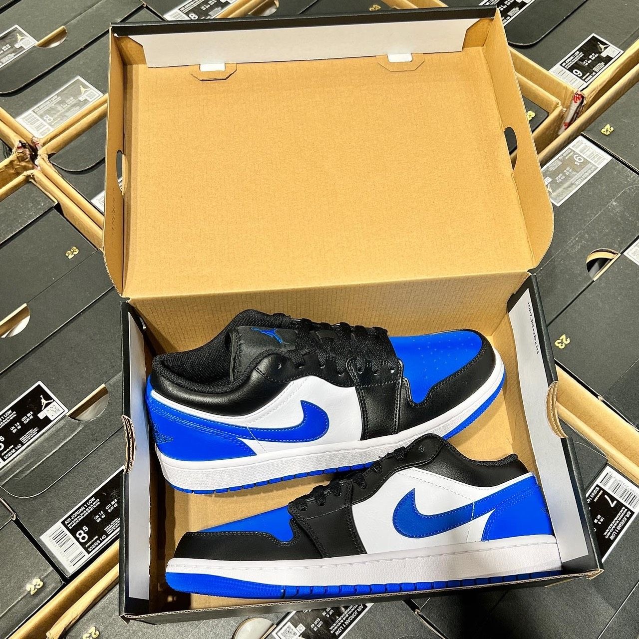 857 -  Giày Nike Air Jordan 1 Low Royal Blue Toe 553558 140 [HÀNG CHÍNH HÃNG]