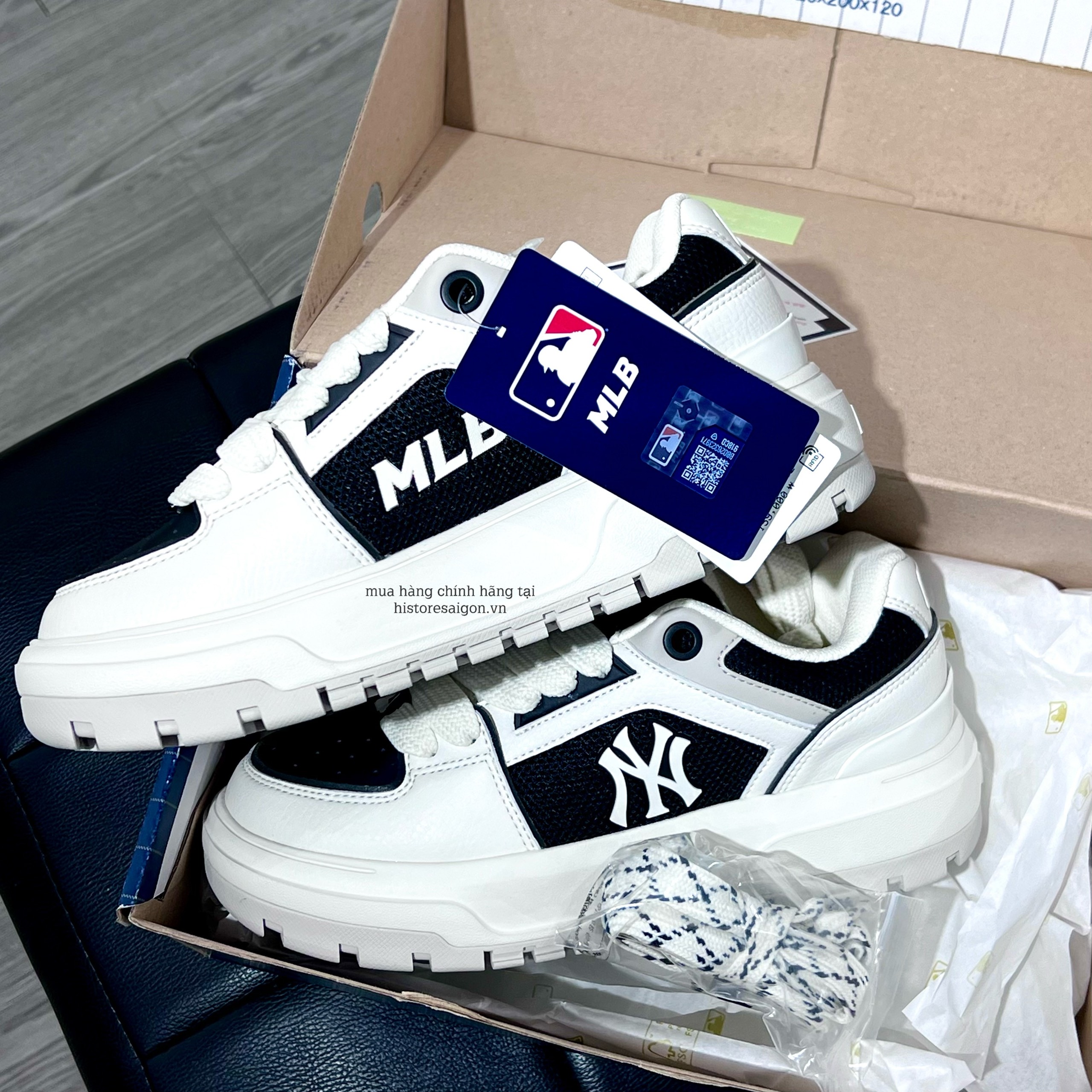 574  -  Giày MLB Chunky Liner Wide New York Yankees Black - Code 3ASXCLW4N 50BKS [HÀNG CHÍNH HÃNG]