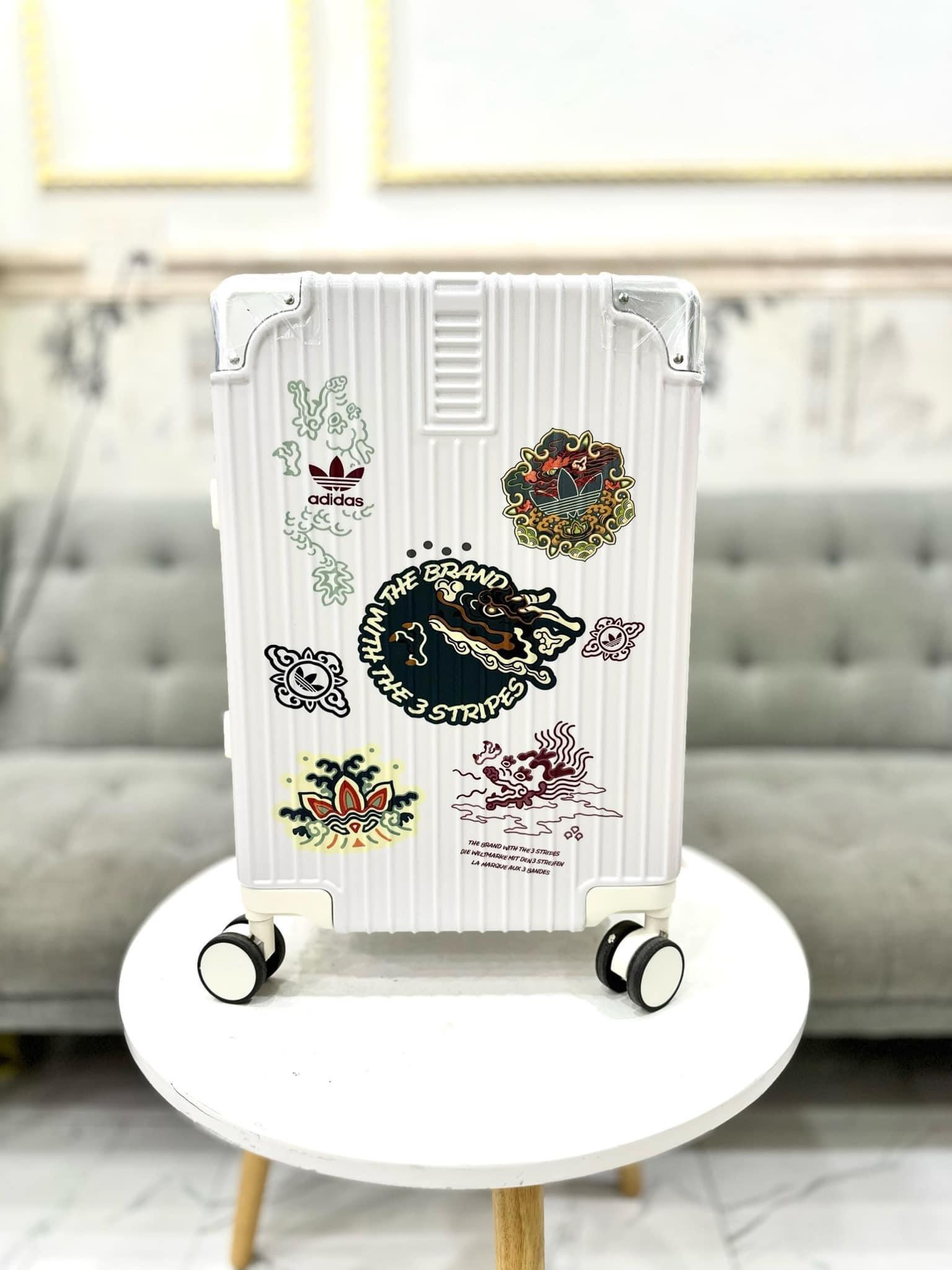 730 -  Vali Adidas Limited Edition - Size Cabin 22 Xách Tay - Trắng [HÀNG CHÍNH HÃNG]