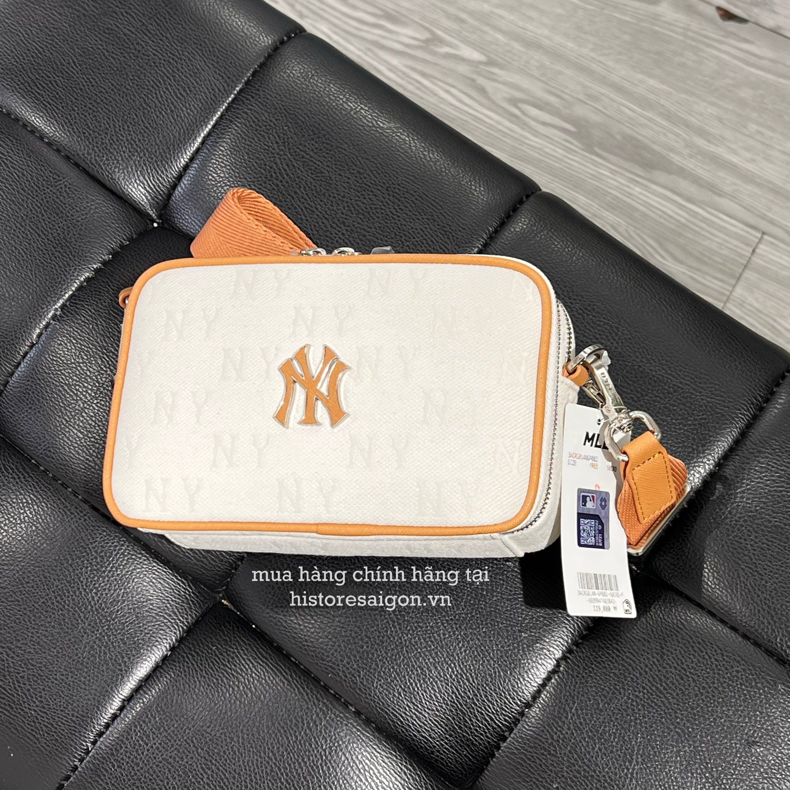 565 -  Túi MLB NY Monogram Chìm Mini - Trắng Kem viền Nâu - Code 3ACRS014N 50CRD [HÀNG CHÍNH HÃNG]