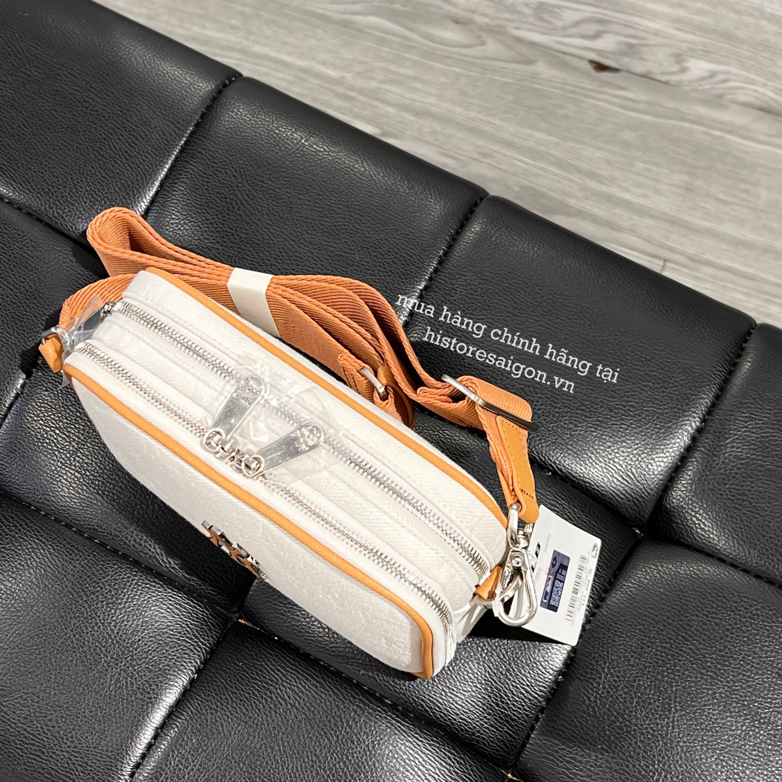 565 -  Túi MLB NY Monogram Chìm Mini - Trắng Kem viền Nâu - Code 3ACRS014N 50CRD [HÀNG CHÍNH HÃNG]