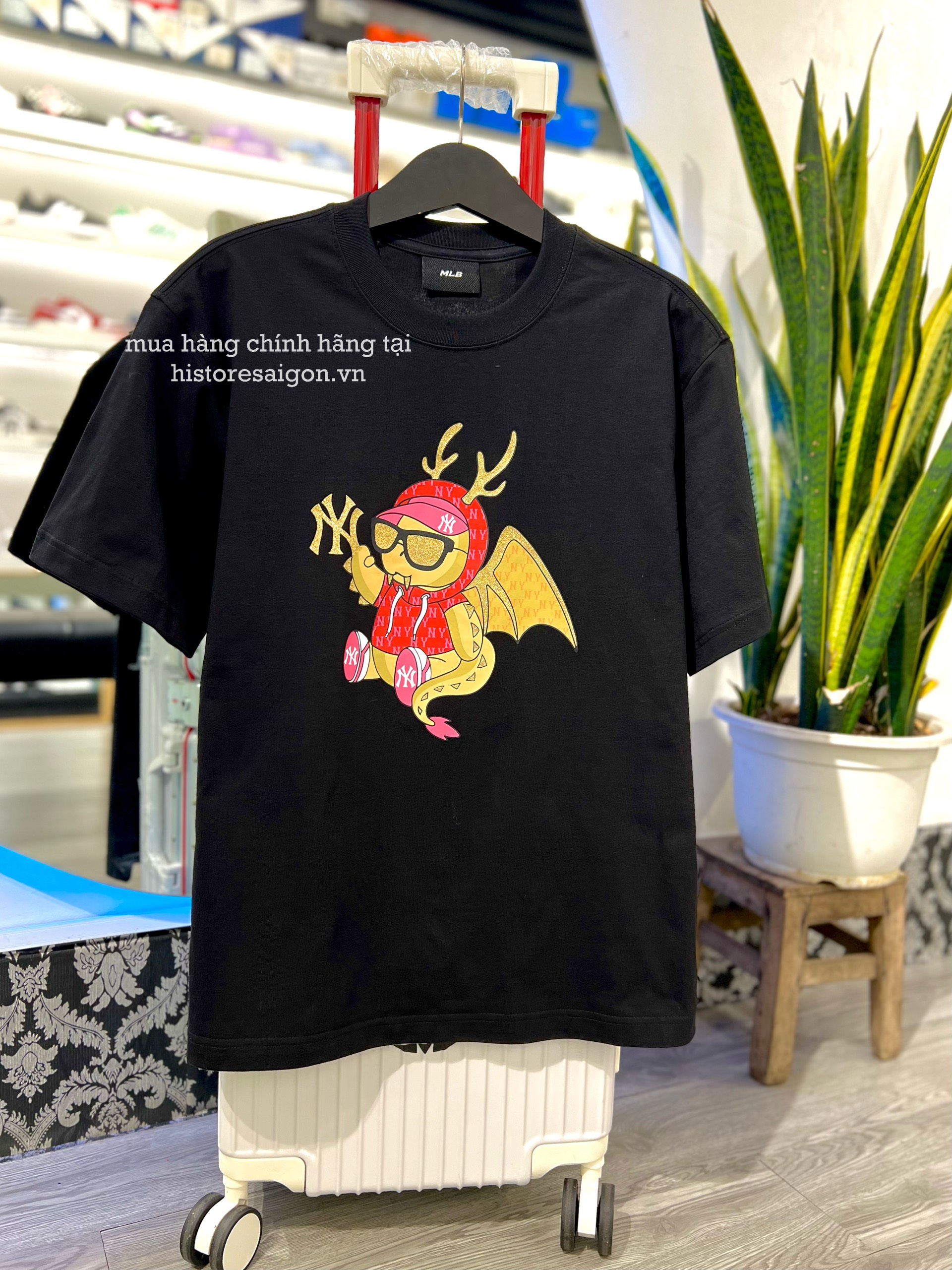 538 -  Áo MLB NY New Year Dragon - Tết 2024 Collection - Đen - Code 3ATSQ0141 - 50BKS [HÀNG CHÍNH HÃNG]